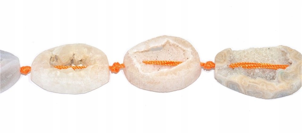 Achát drůzy cca 30x25 mm Šňůrka