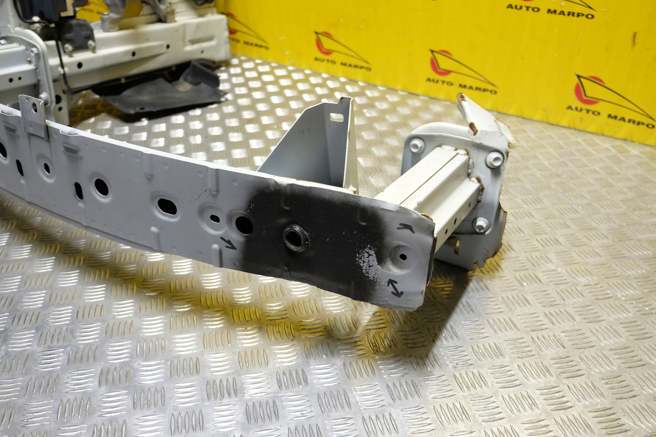 MAZDA CX9 15- PAS PRZÓD WZMOCNIENIE PODŁUŻNICA R Typ samochodu 4x4/SUV Samochody osobowe