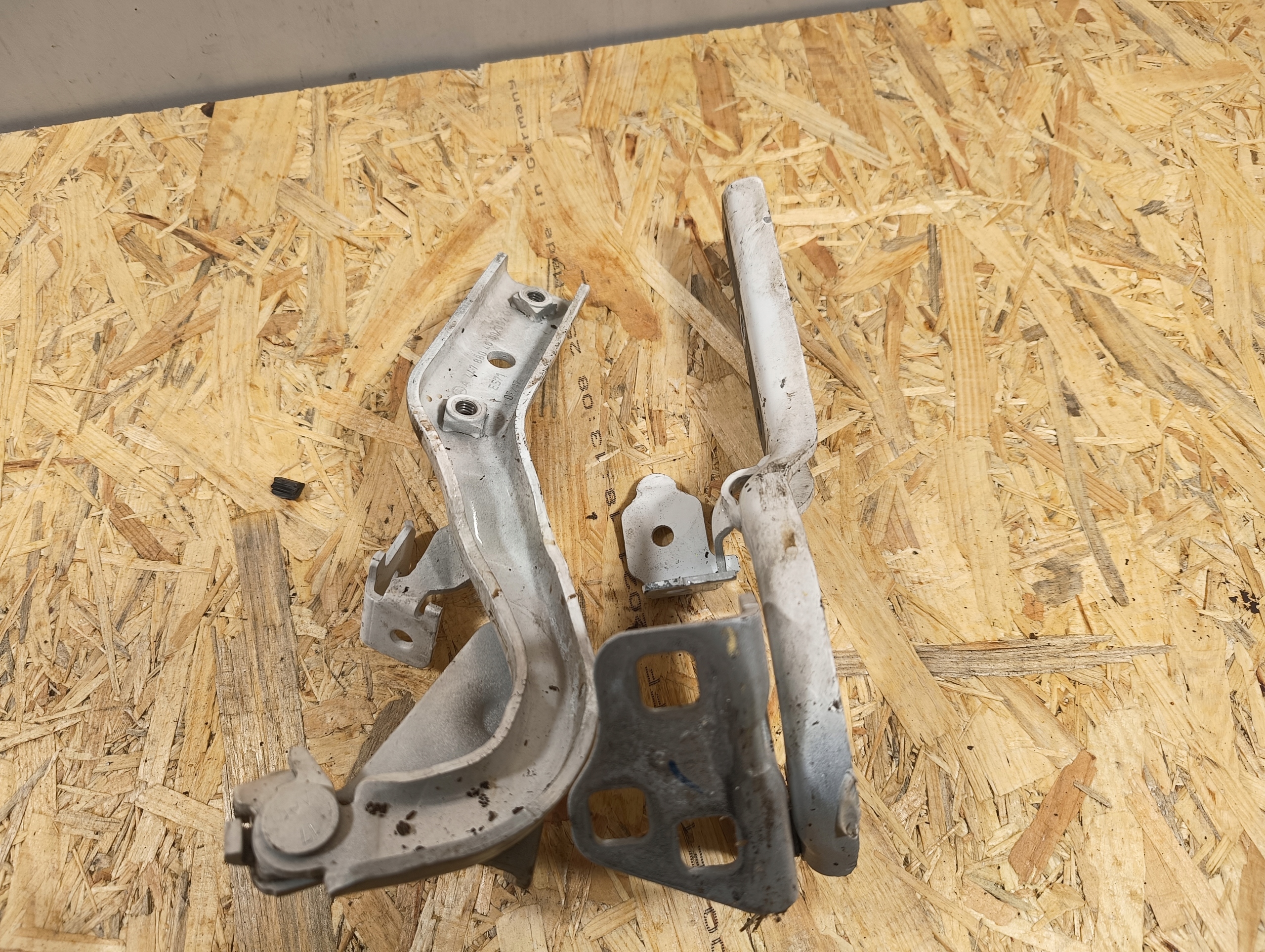 bonnet hinges right left MERCEDES VITO a4478804600