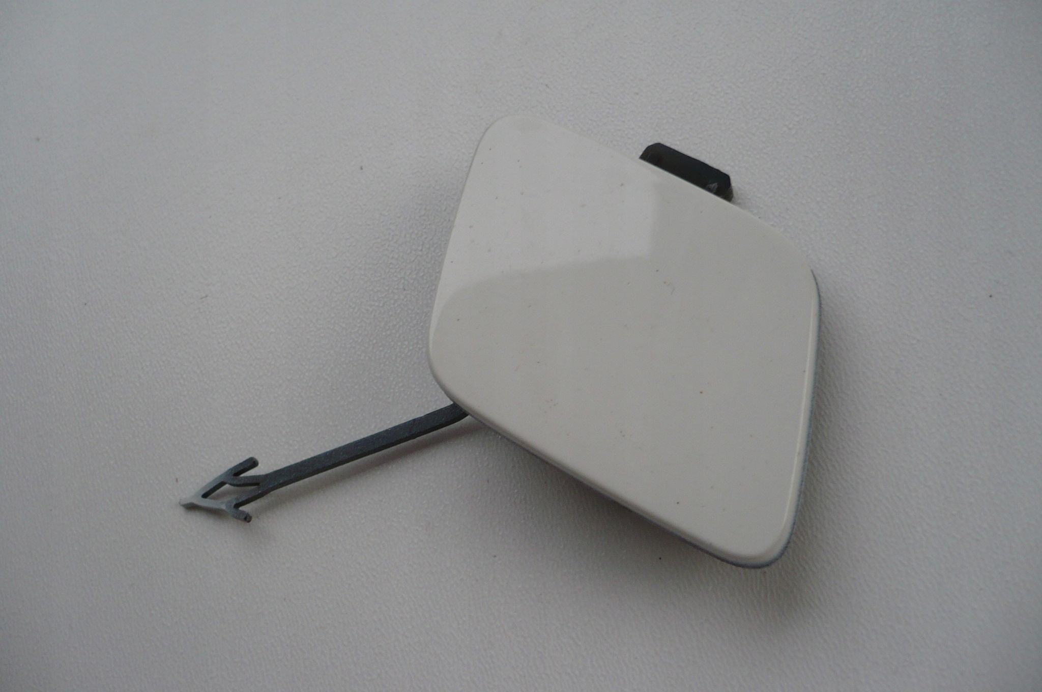 AUDI A1 LIFT 14-18 towing hook cap bumper front original