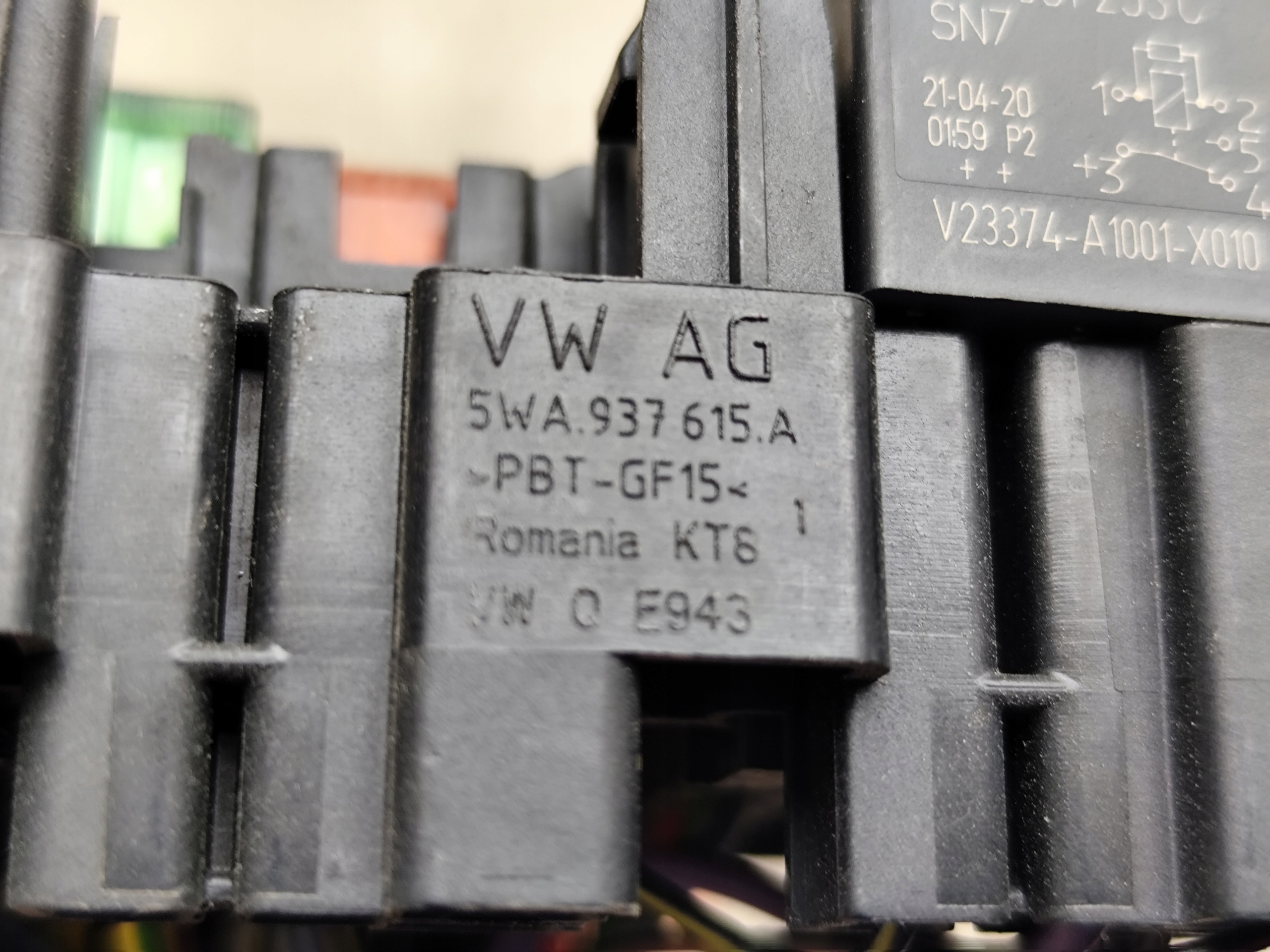VOLKSWAGEN CADDY V2K7 2022 Module fusibles 5WA937615A