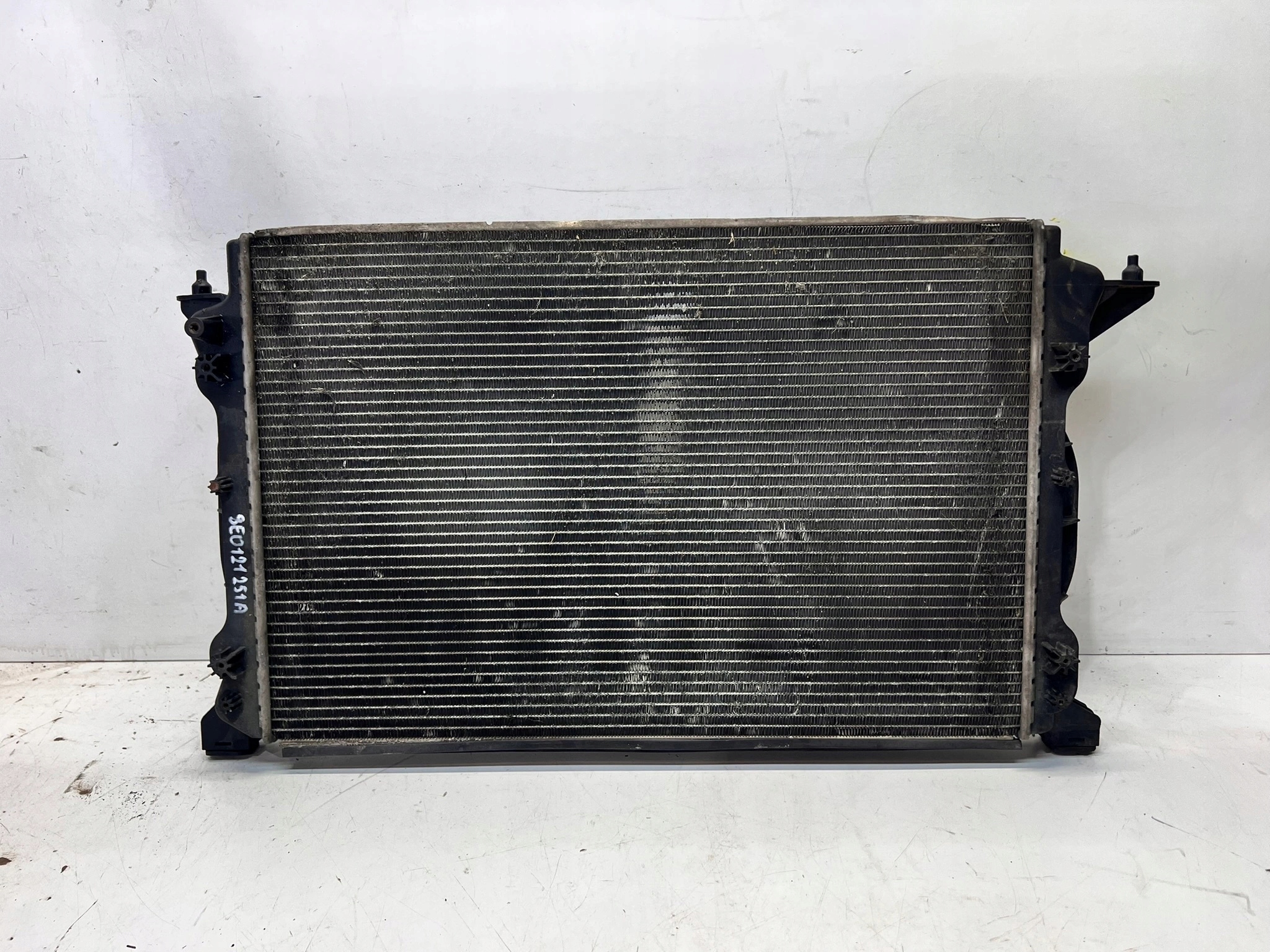 water cooler AUDI A4 B7 1.9 TDI 8E0121251A