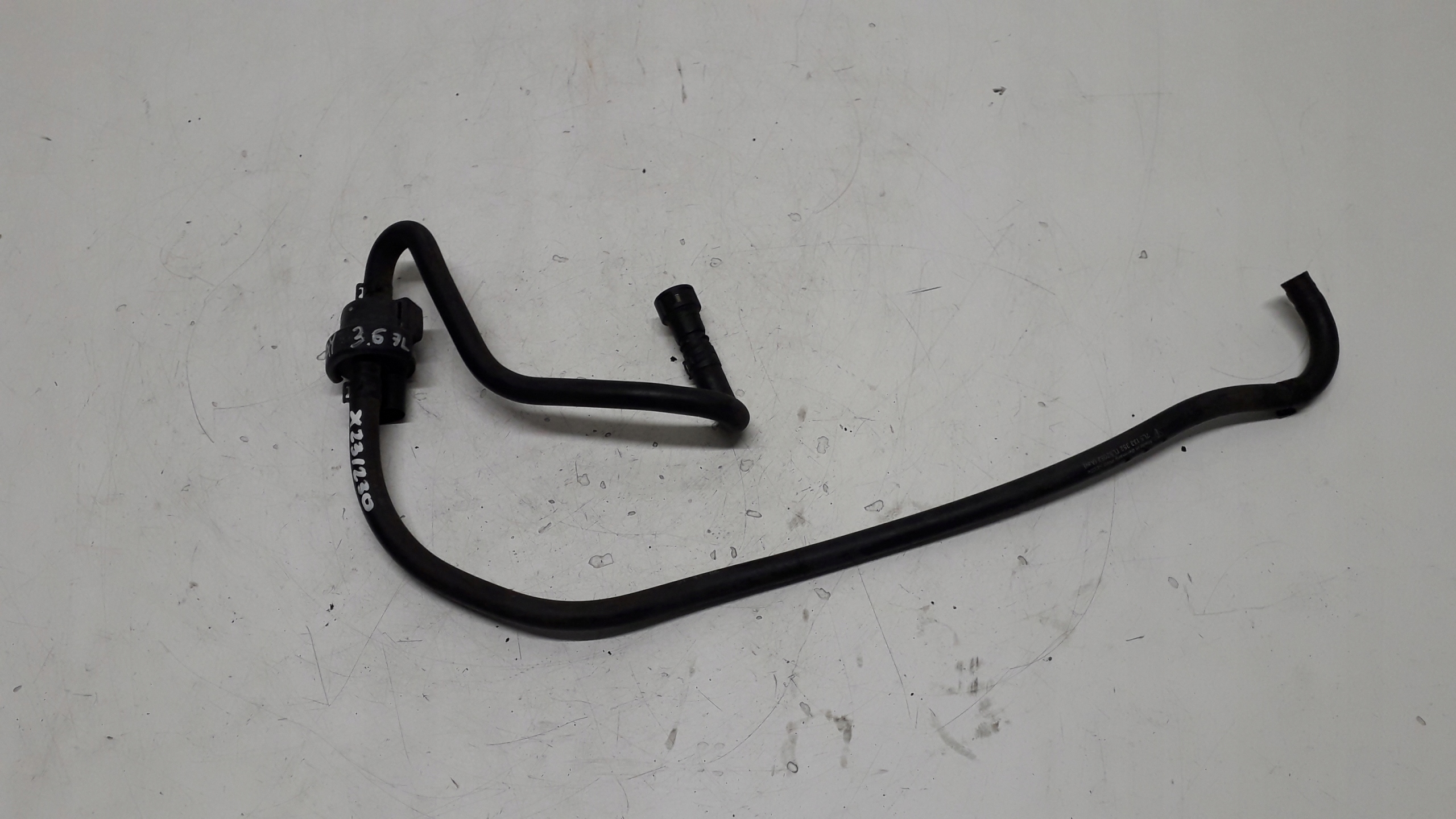 CAYENNE 1 3.6 ПРОВІД ТРУБКИ ВОДИ ЕЛЕКТРОМАГНІТНИЙ КЛАПАН