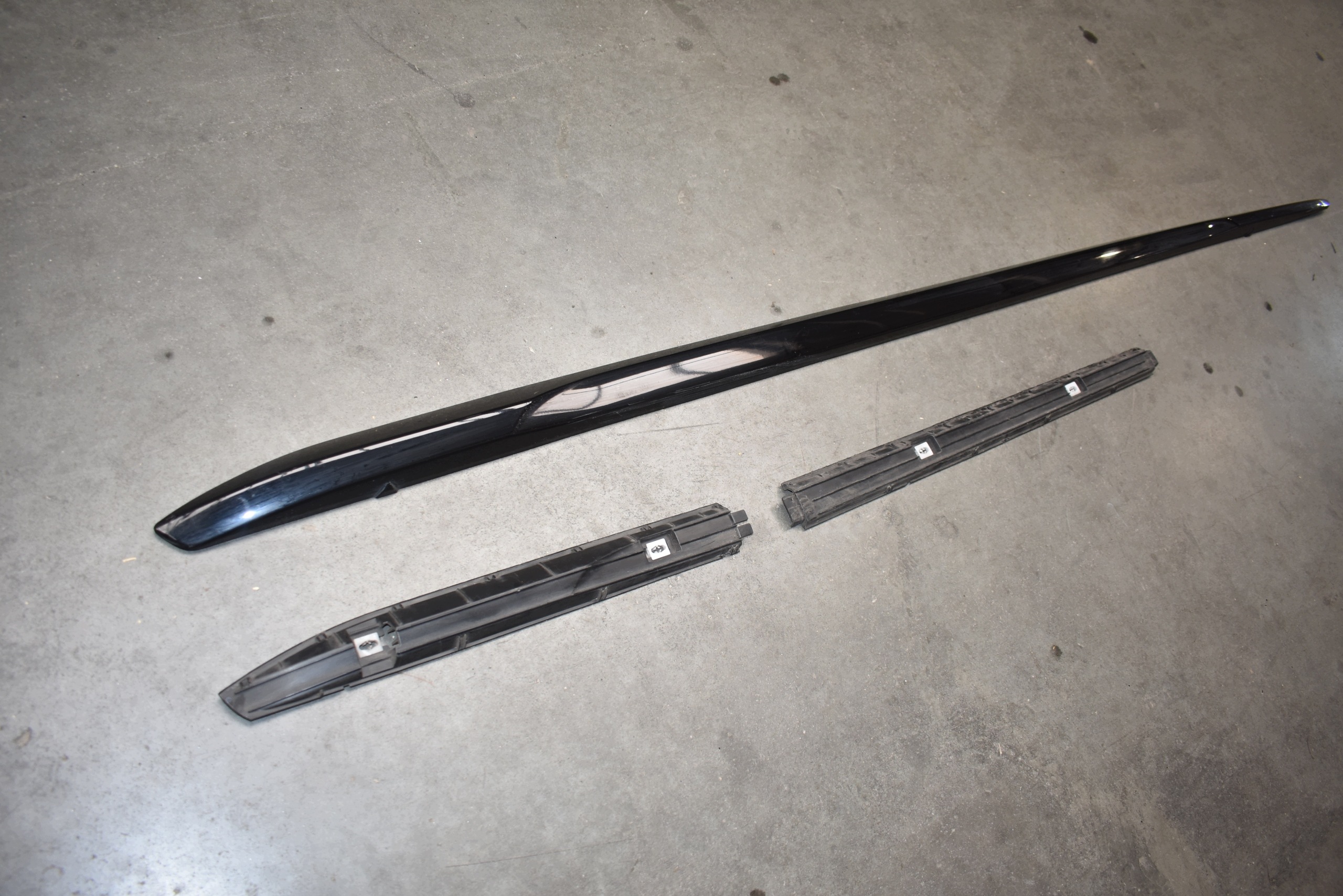 moulding cap threshold right + holder AUDI A5 B10 1