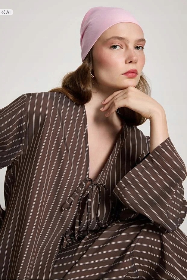 Hnědý Pruhovaný Komplet S Vázáním Ve Stylu Vintage, Velikost 5IA