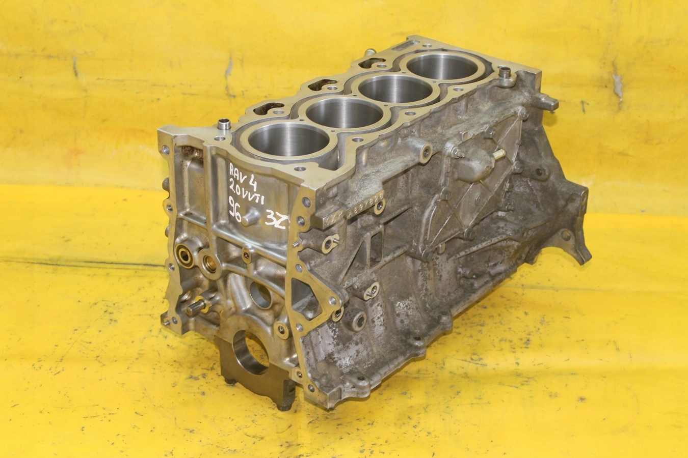 BLOK SILNIKA RAV4 AVENSIS T27 3ZR 2.0 VVTI