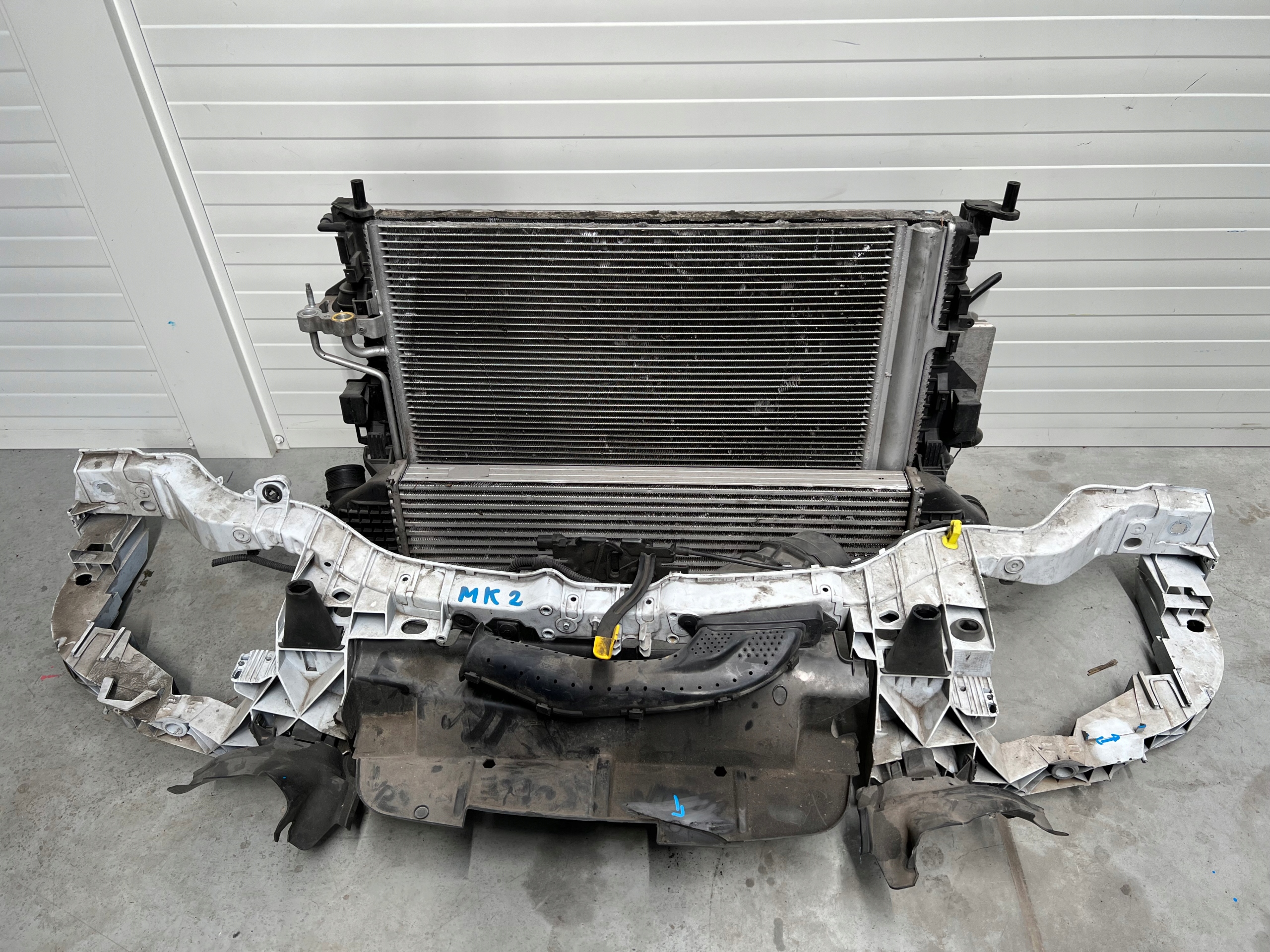 Pas przedni chłodnice Ford C-max MK2