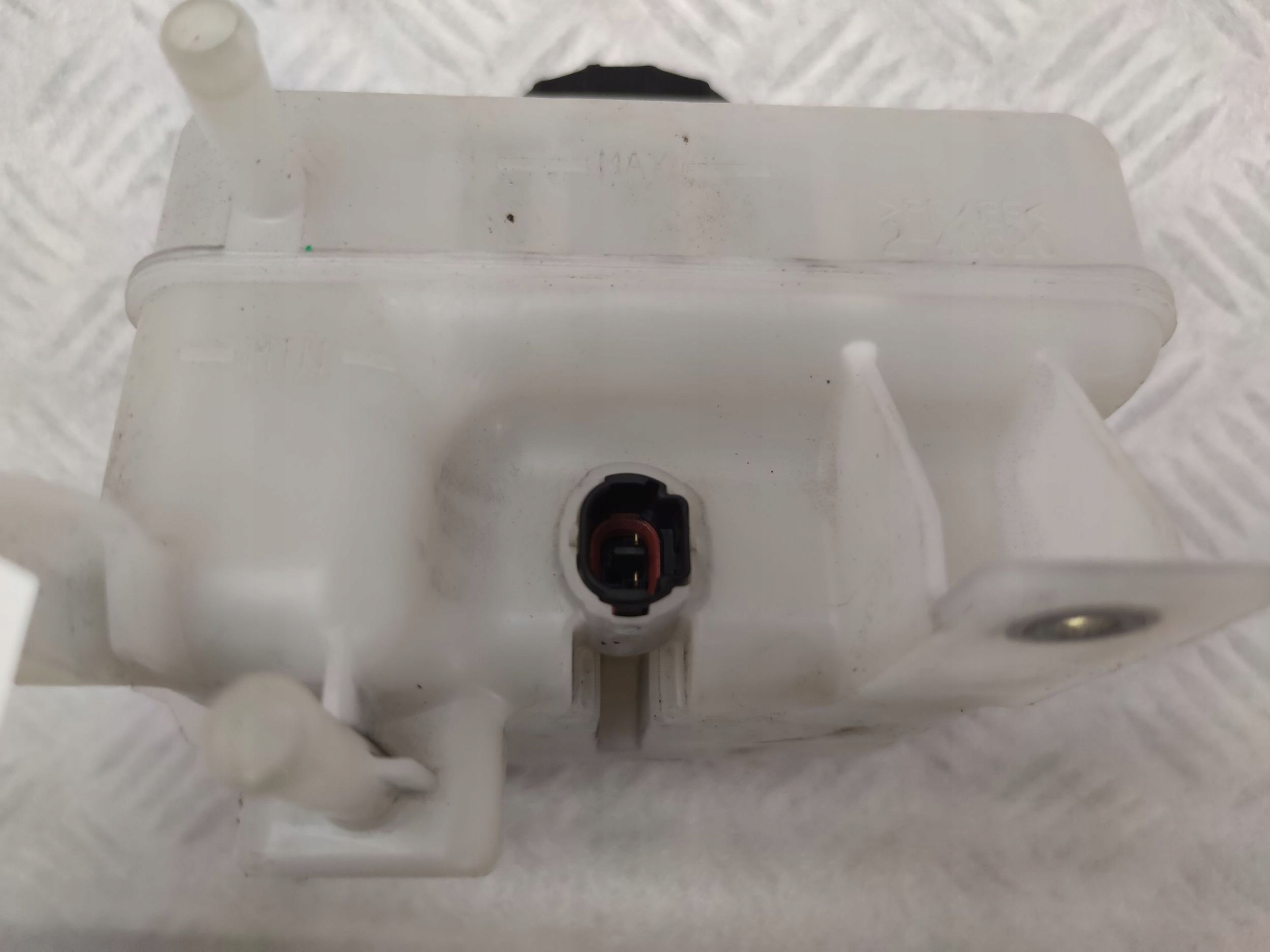 lexus RX 450H бачок тормозной жидкости