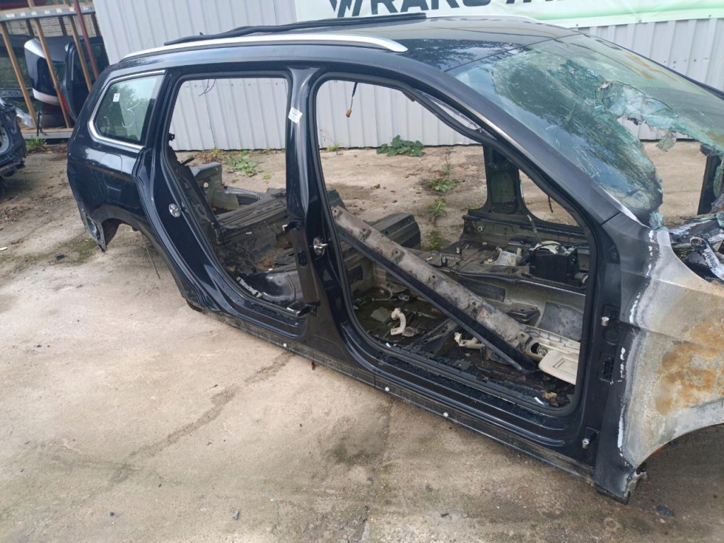 VW PASSAT B8 ĆWIARTKA PRÓG SŁUPEK PRAWY LC9X Numer katalogowy części 01