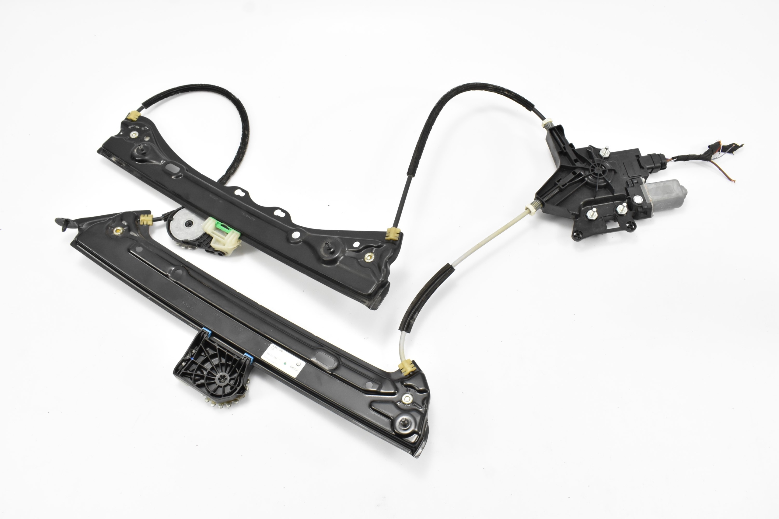 PODNOŚNIK SZYBY PRAWY PRZÓD SILNICZEK 9851142 9850392 BMW 2 F44 Stan opakowania zastępcze