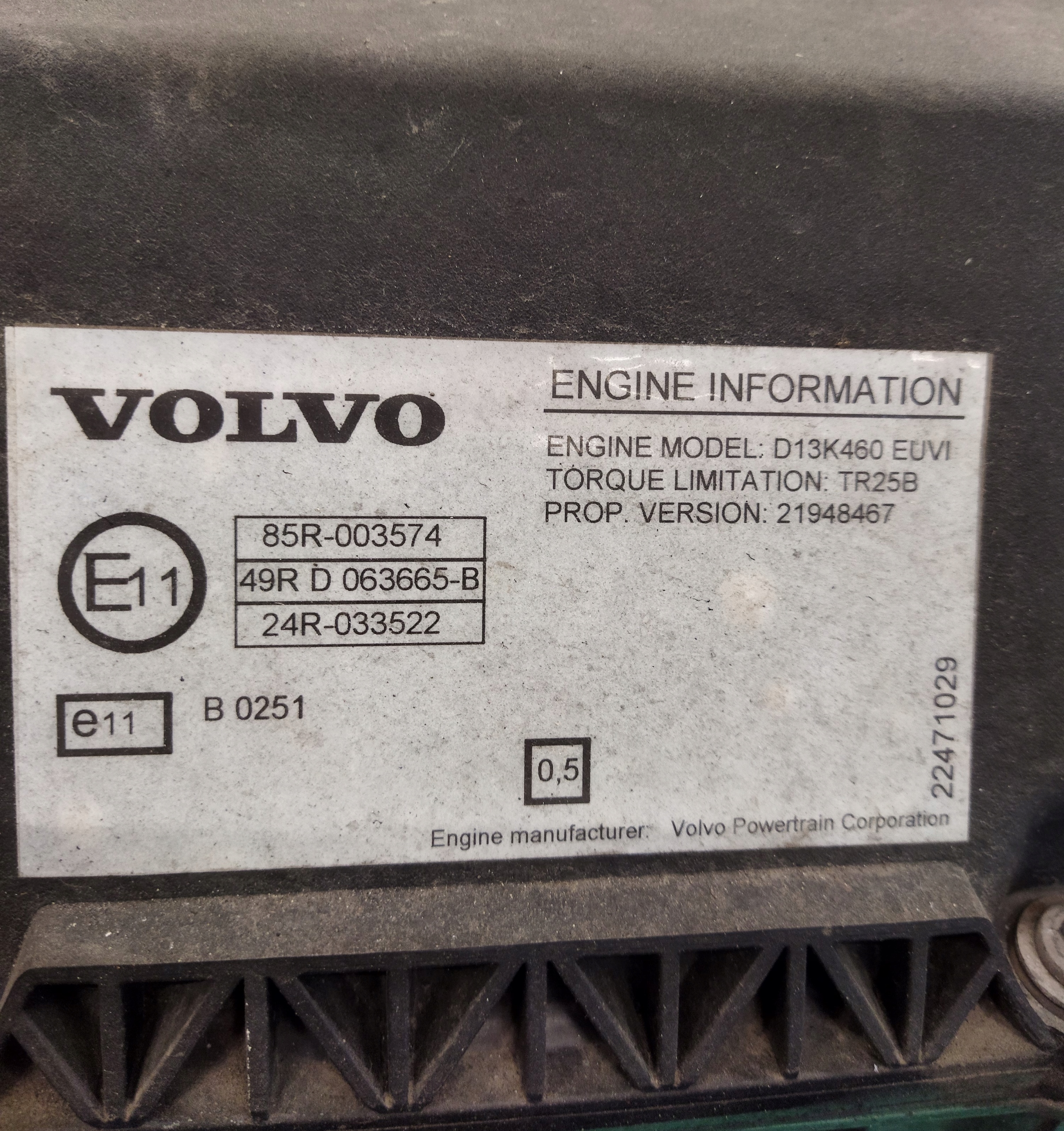 GŁOWICA SILNIKA D13K VOLVO FH 4 Producent części Volvo OE