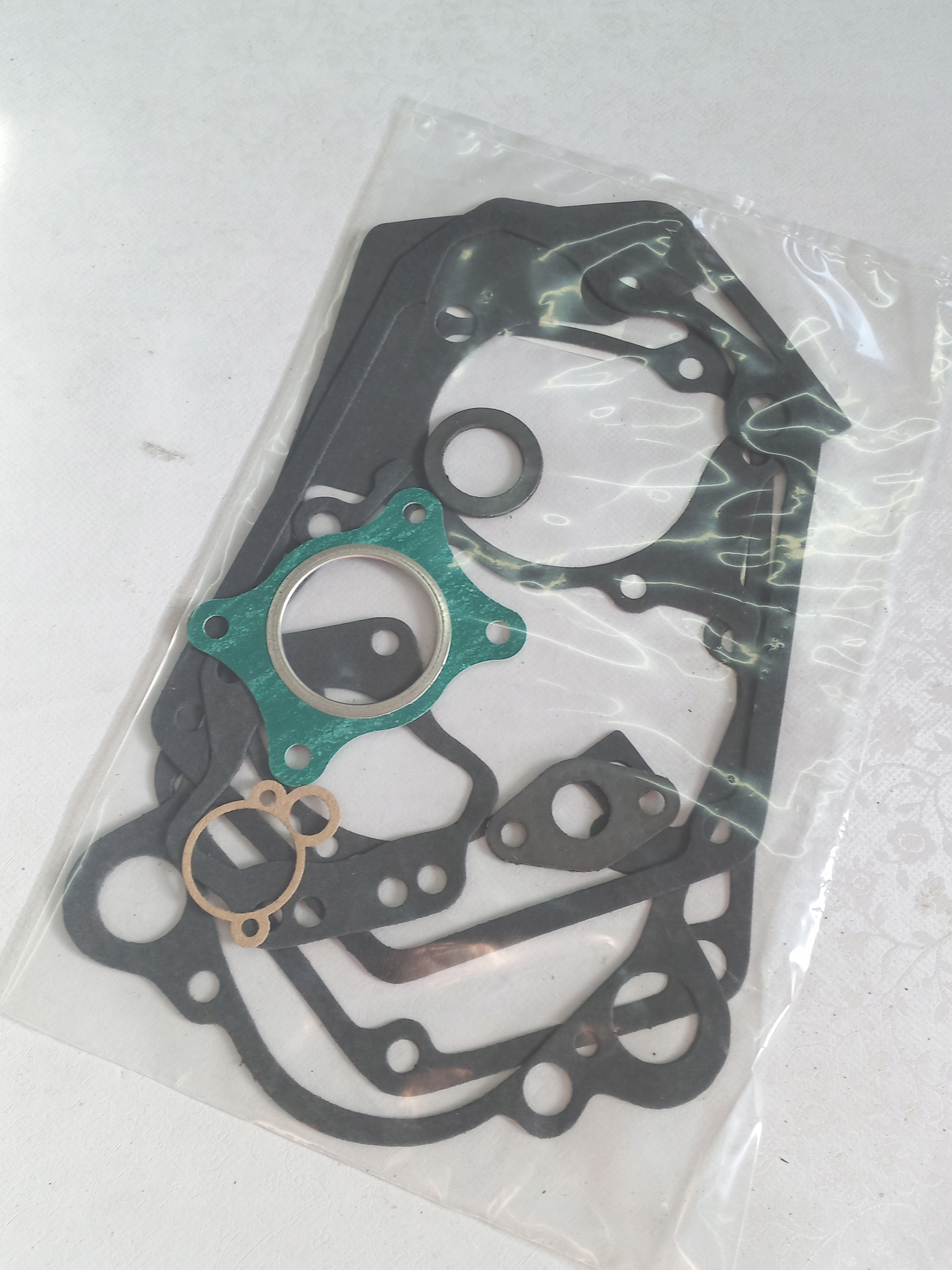 USZCZELKI SILNIKA ROMET 2B USZCZELKA KOMPLET MOTORYNKA KADET OGAR POLO