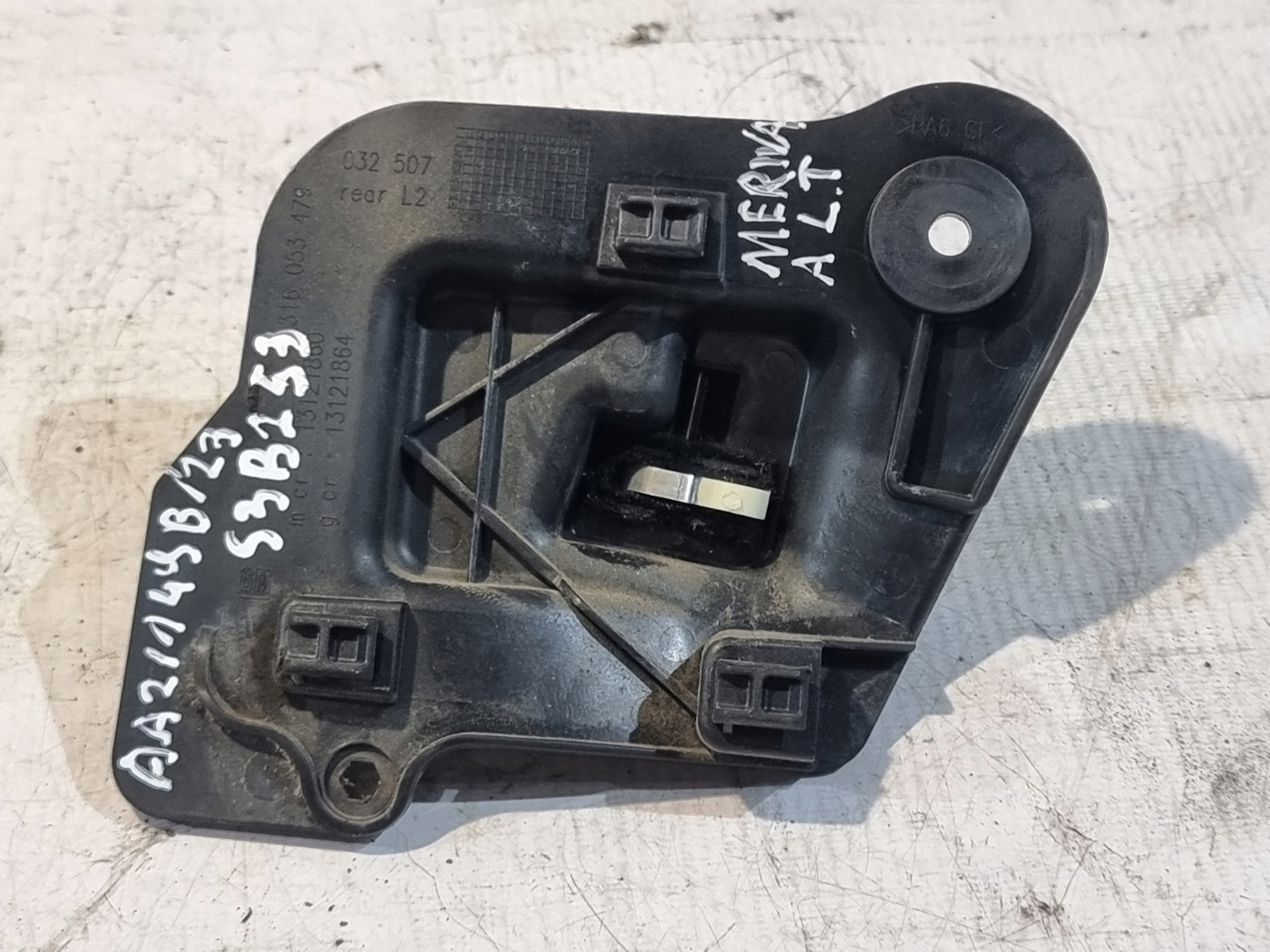 handle inner left rear part OE 316053479 OPEL MERIVA A