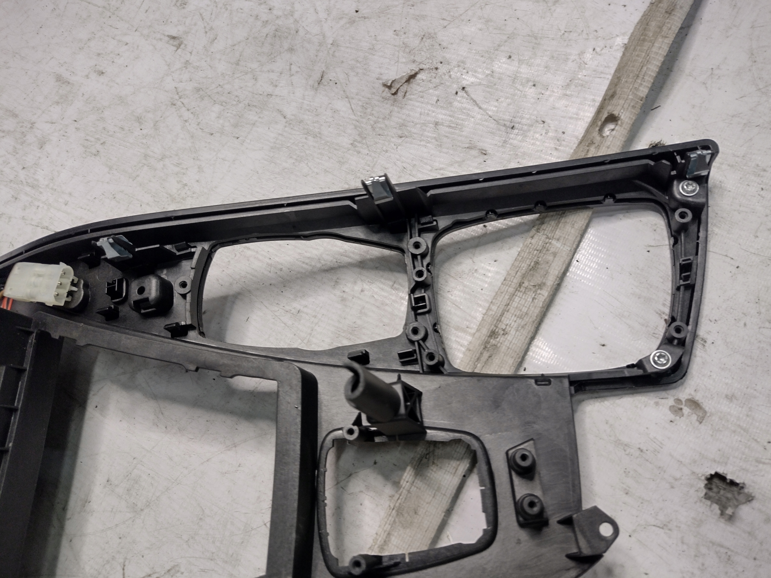 frame tunelu srodkowego BMW F11 UK