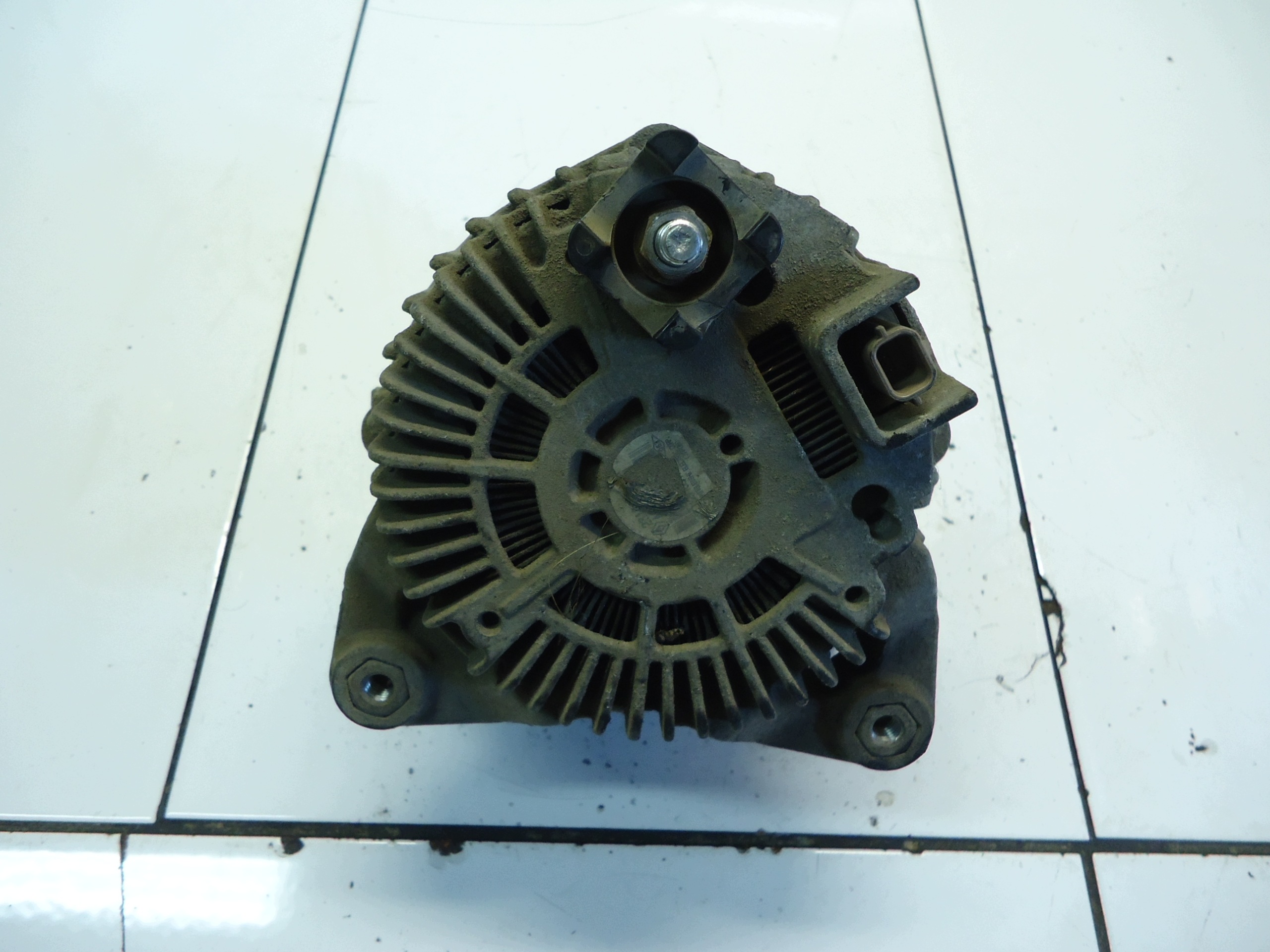 RENAULT MASTER III 2.3DCI ALTERNATOR 231008137R