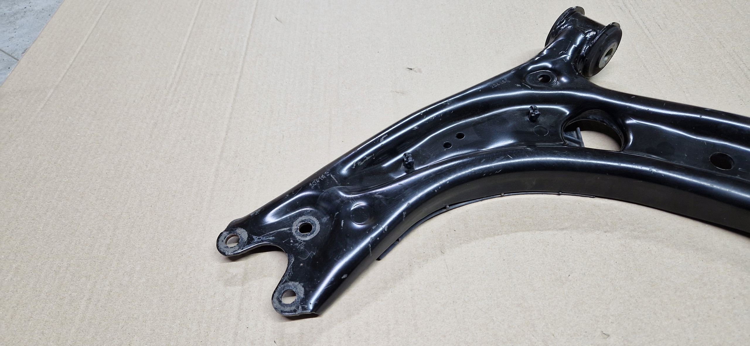 arm front left 5WA407151A VW AUDI SEAT SKODA