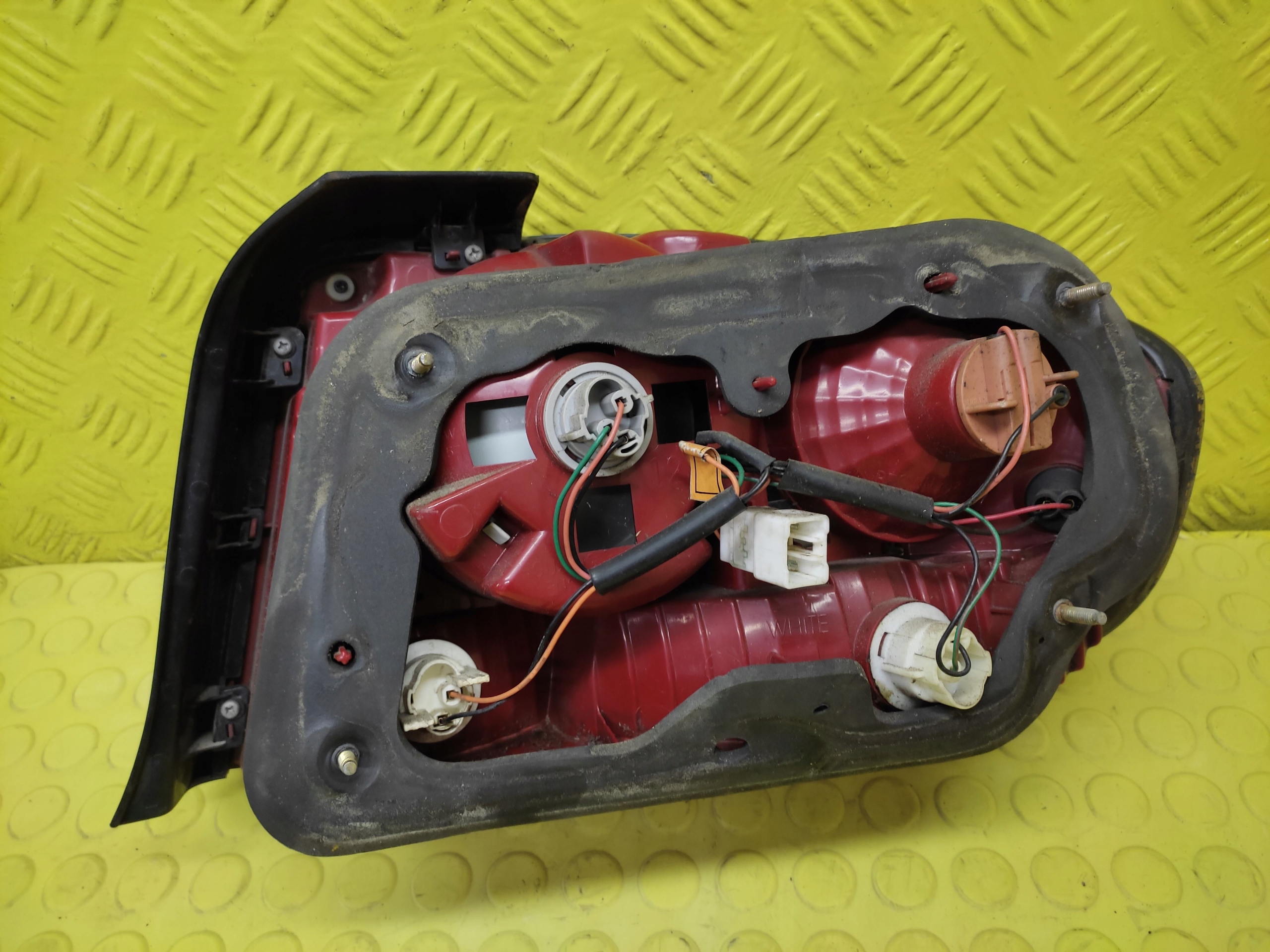 HYUNDAI SONATA III light left rear part