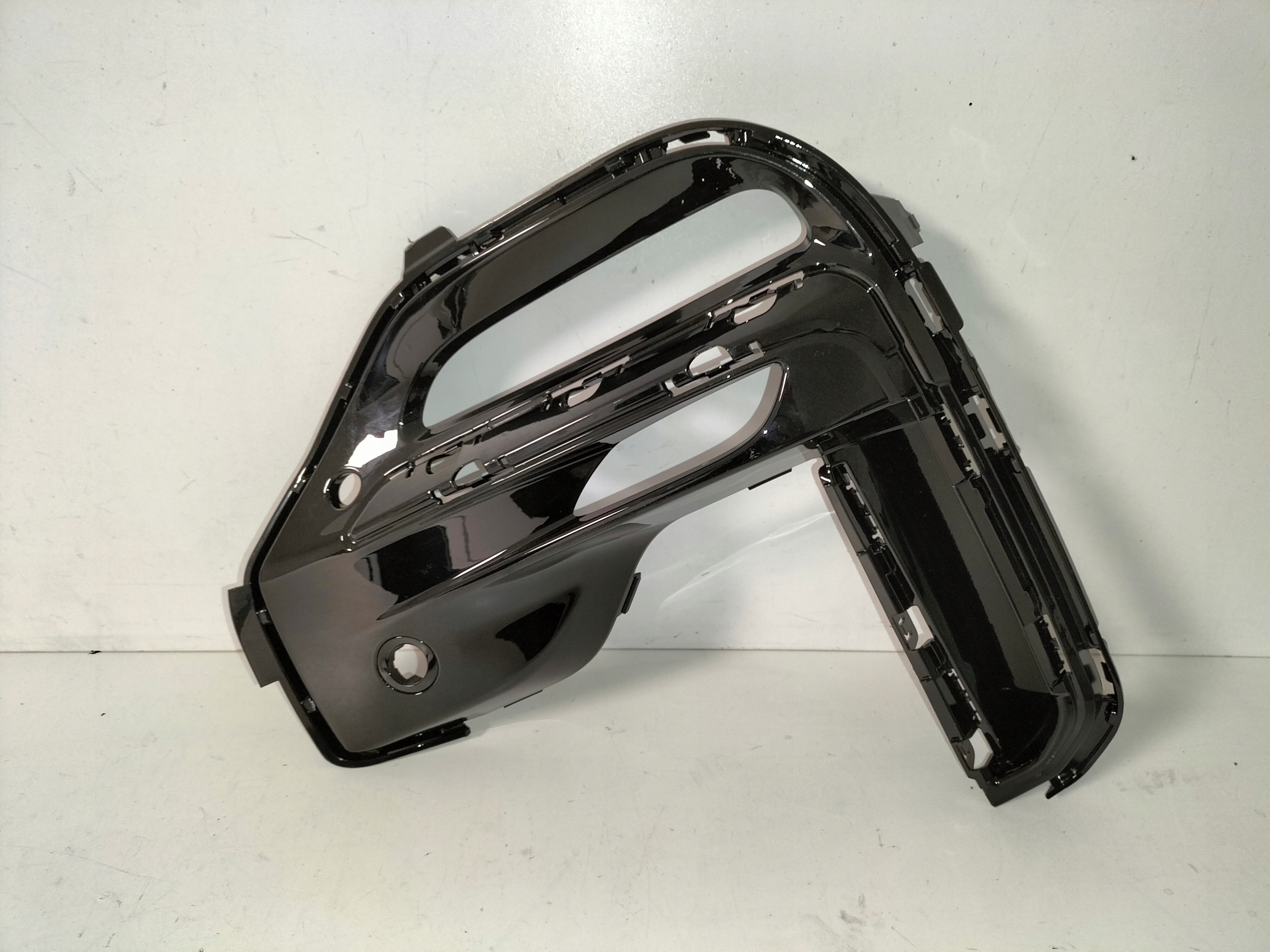 maska mřížka nárazníku předek levá BMW X5 G05 18-23 m-packet