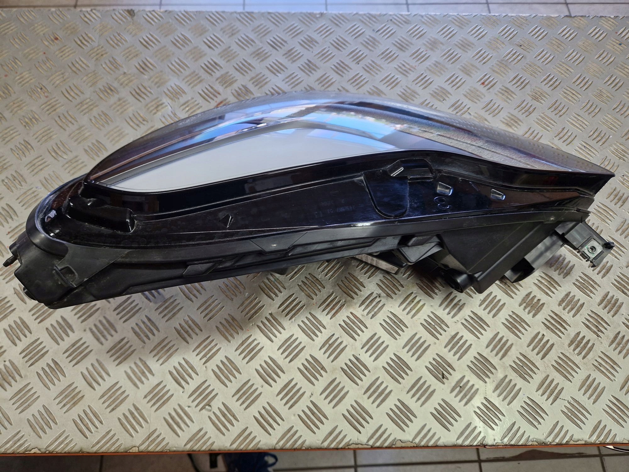 light front left LED TESLA 3 LIFT 2021R->