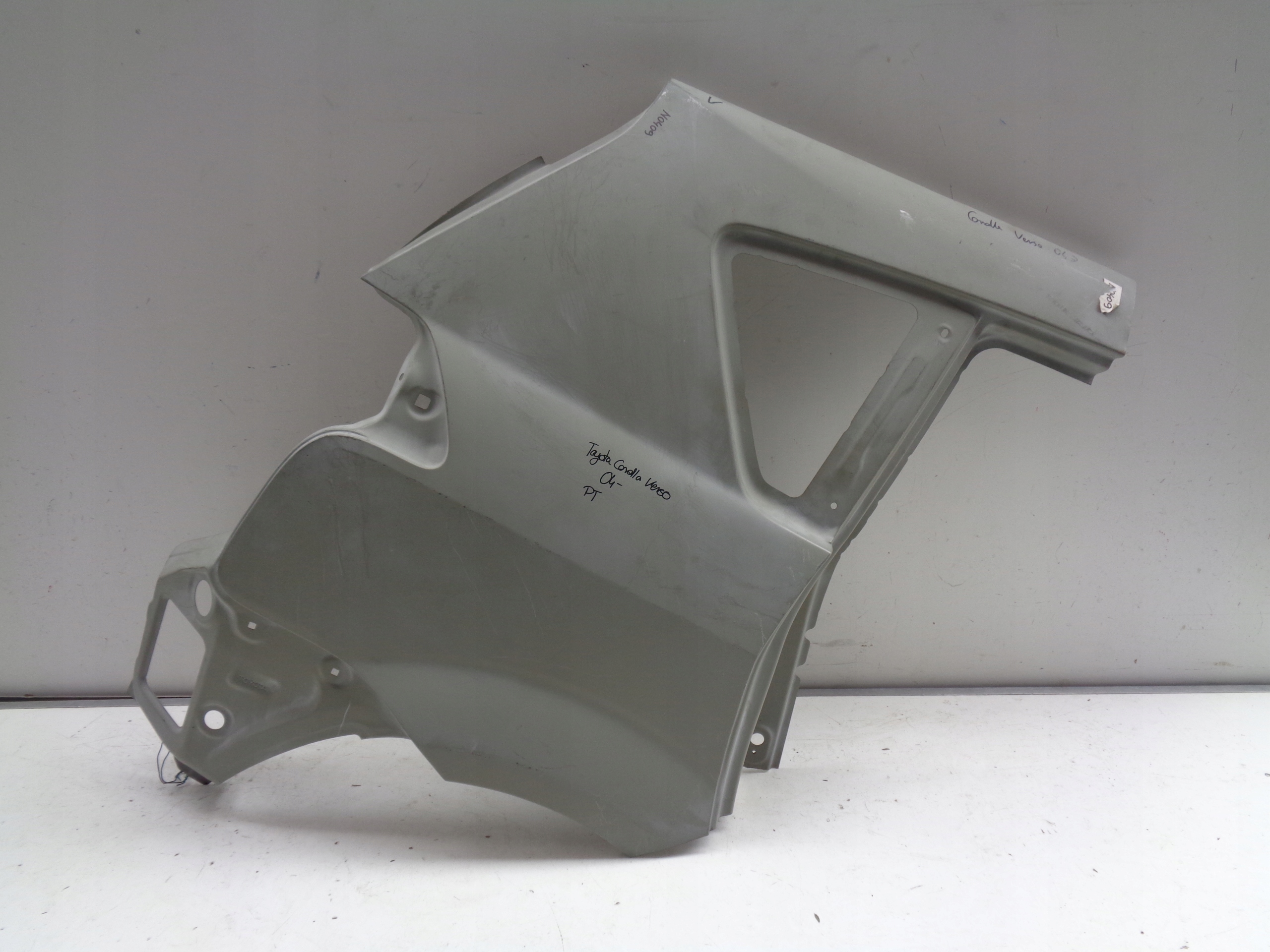 BŁOTNIK PRAWY TYLNY TOYOTA COROLLA VERSO 04-