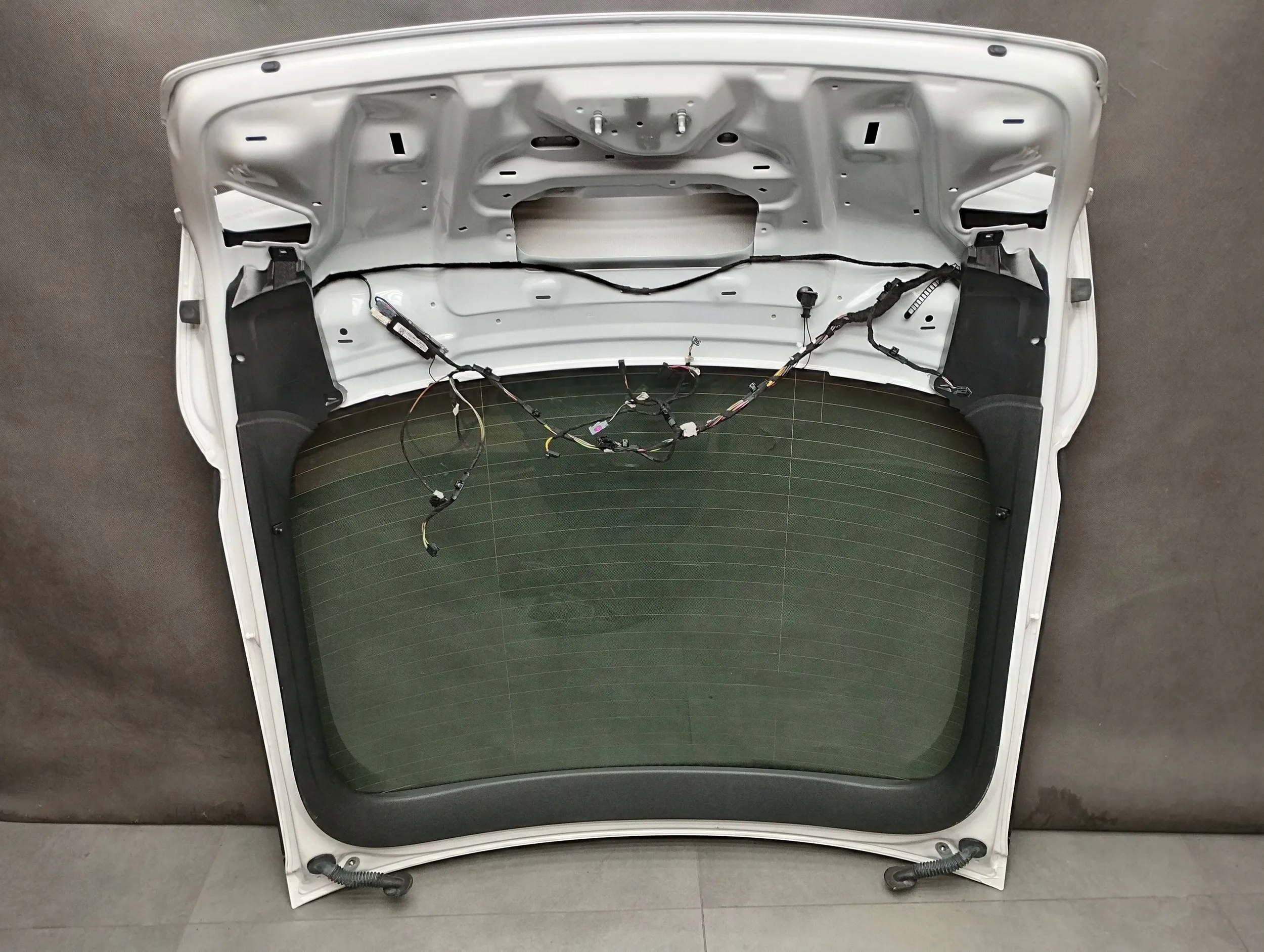 Audi A5 Sportback 8T boot door window LY9C
