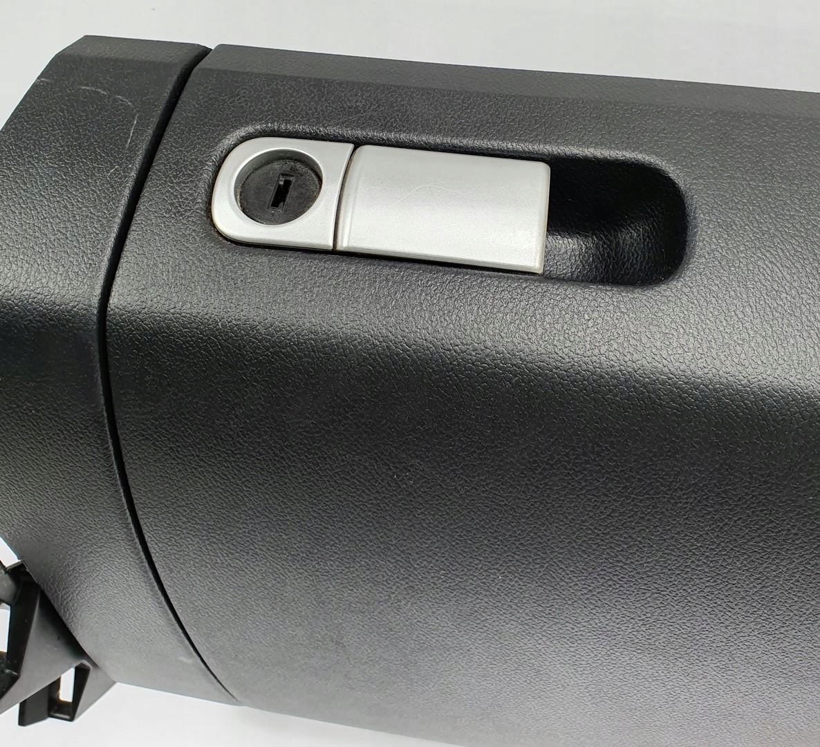 бардачок пассажира mazda 64030 европа