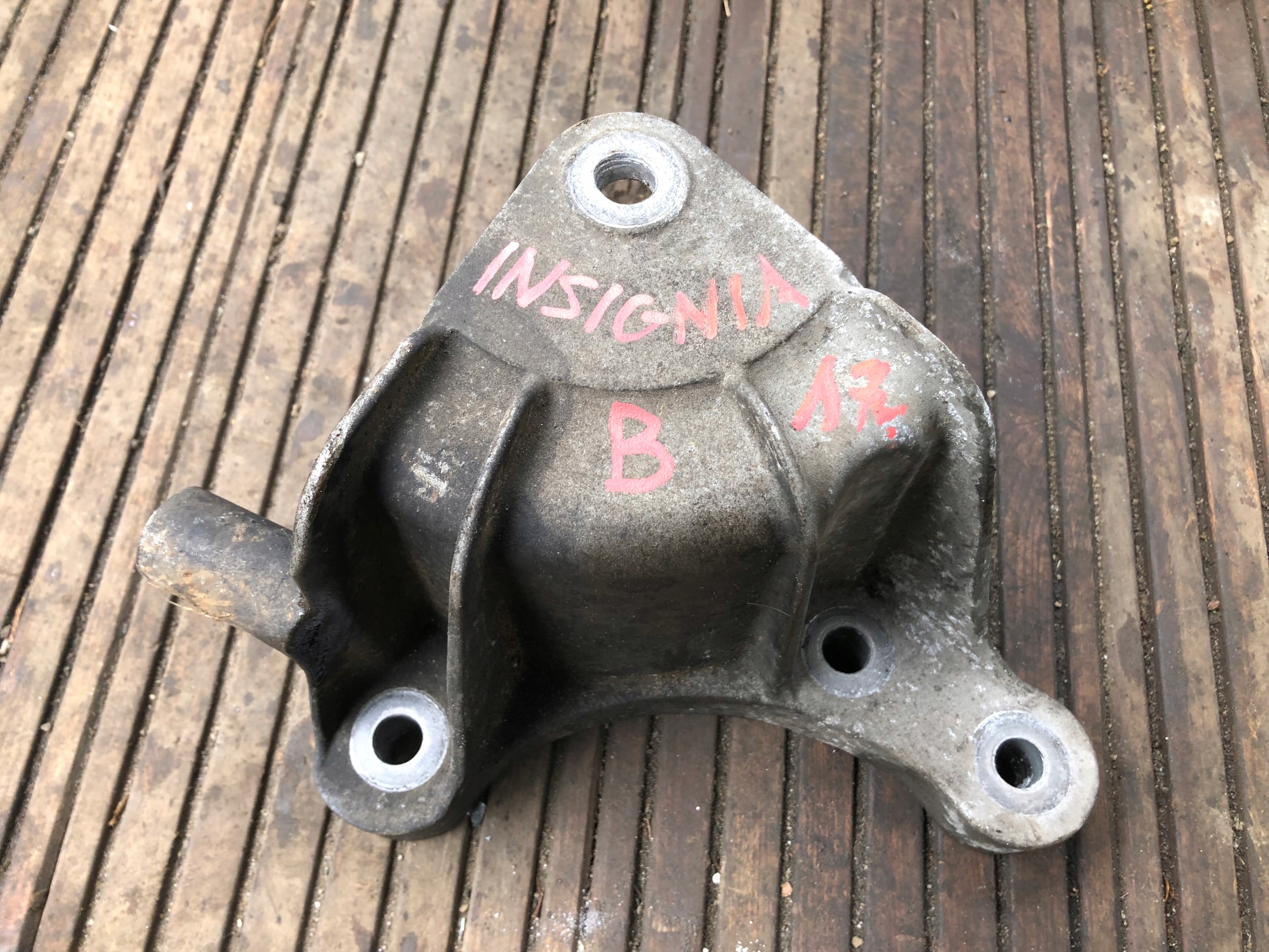 holder gearbox mounting OPEL INSIGNIA B 84154411