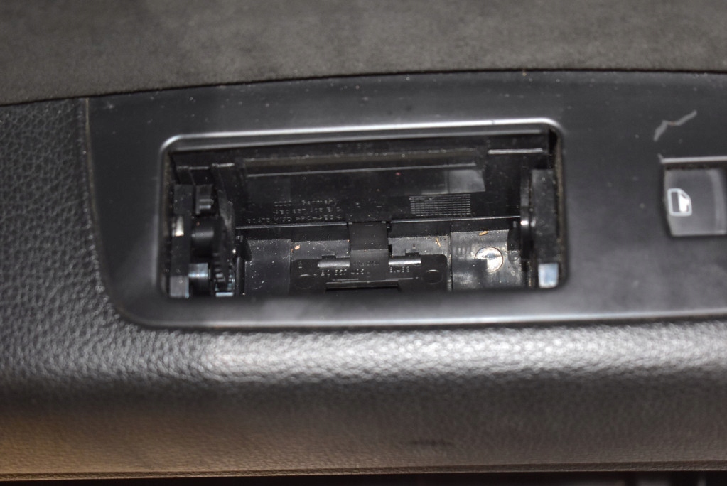 side side door EU AUDI Q7 4L 05-09