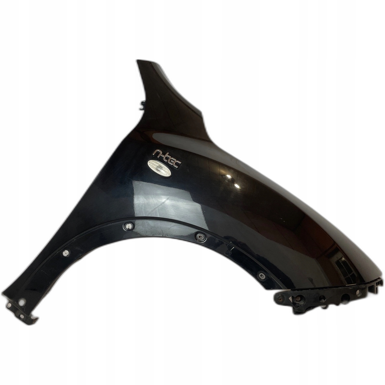 fender front front right Nissan Juke and F15 black