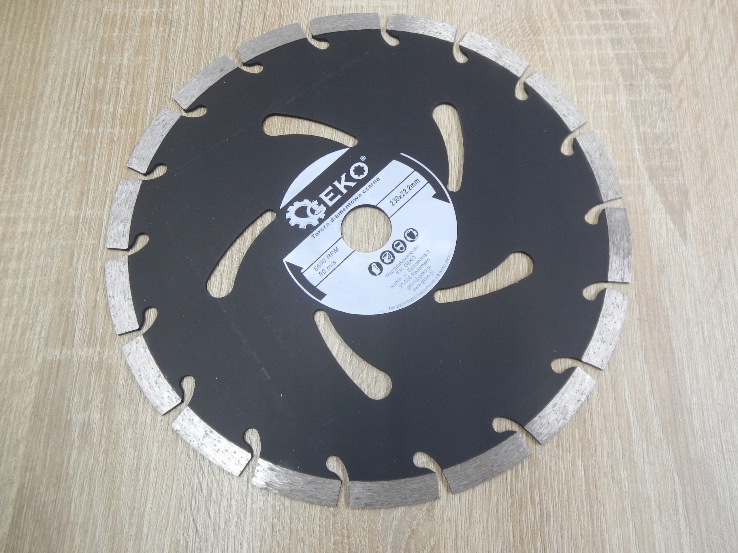 Tarcza diamentowa segmentowa 230 mm x 22,2 mm x 10 Marka Geko