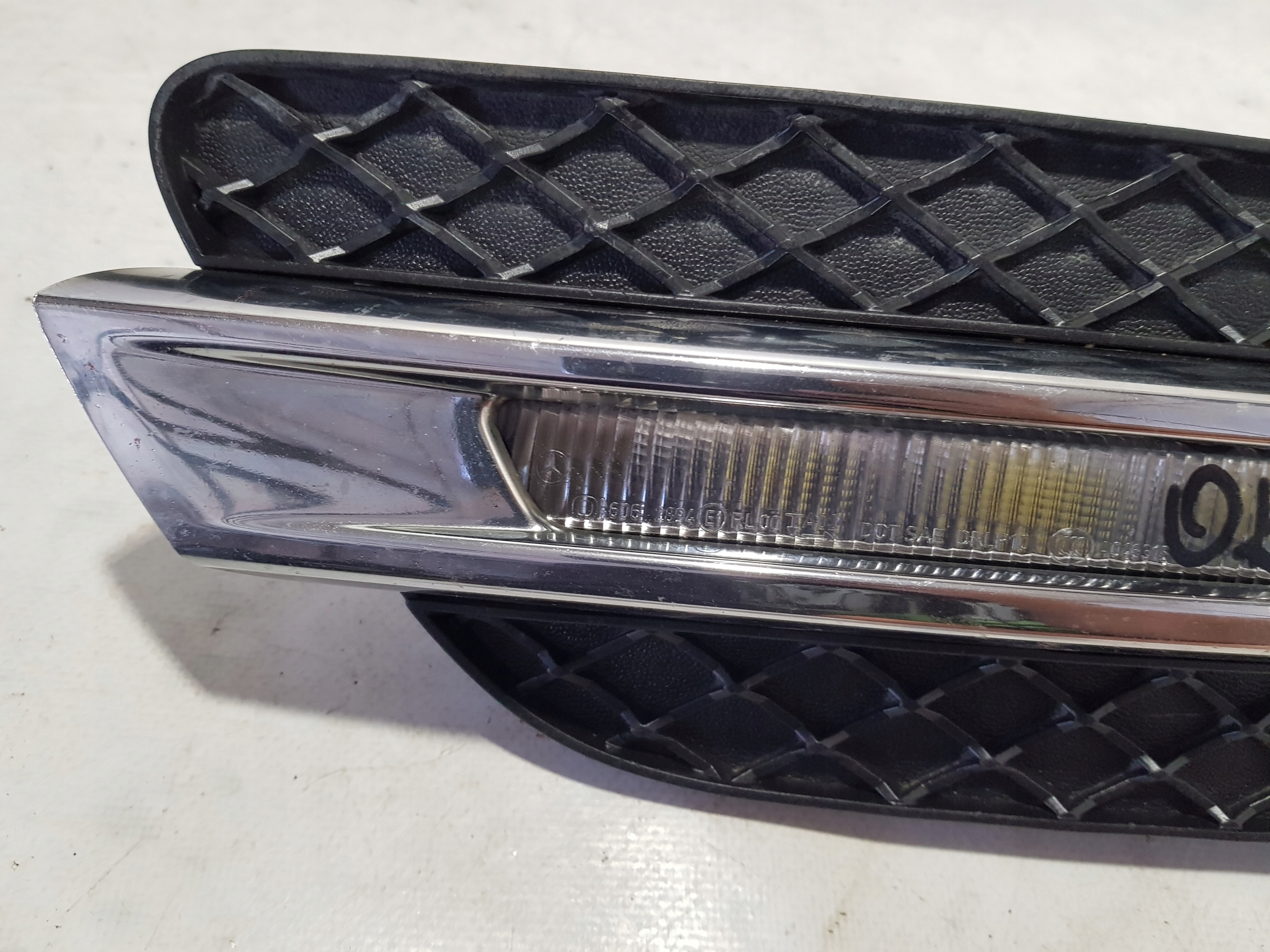 grid of a bumper CHROM left LED MERCEDES ML W166