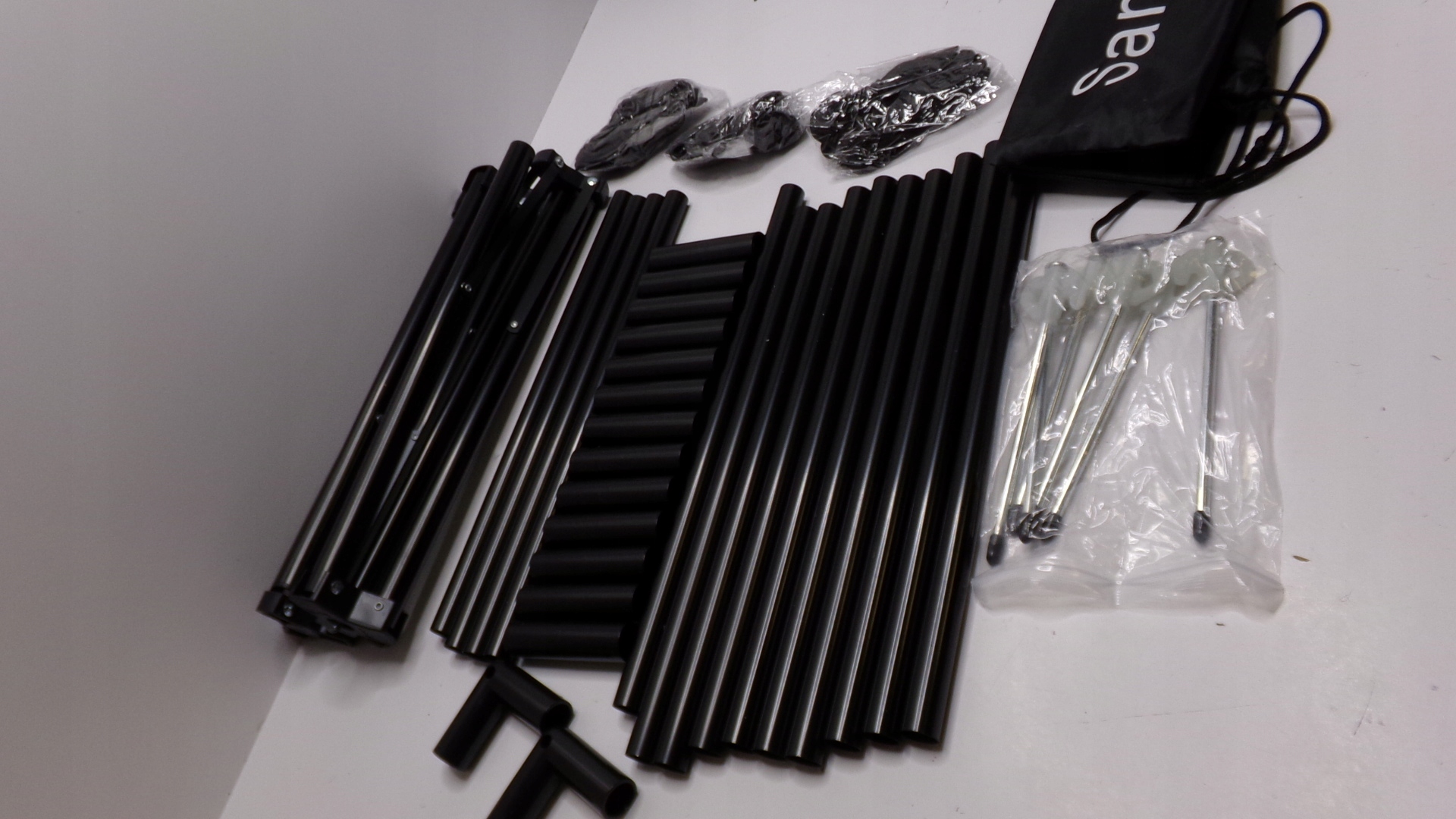 EKRAN PROJEKTORA ZE STELAŻEM SKŁADANY LEJIADA 16:9 4K 100" Model Screen-100