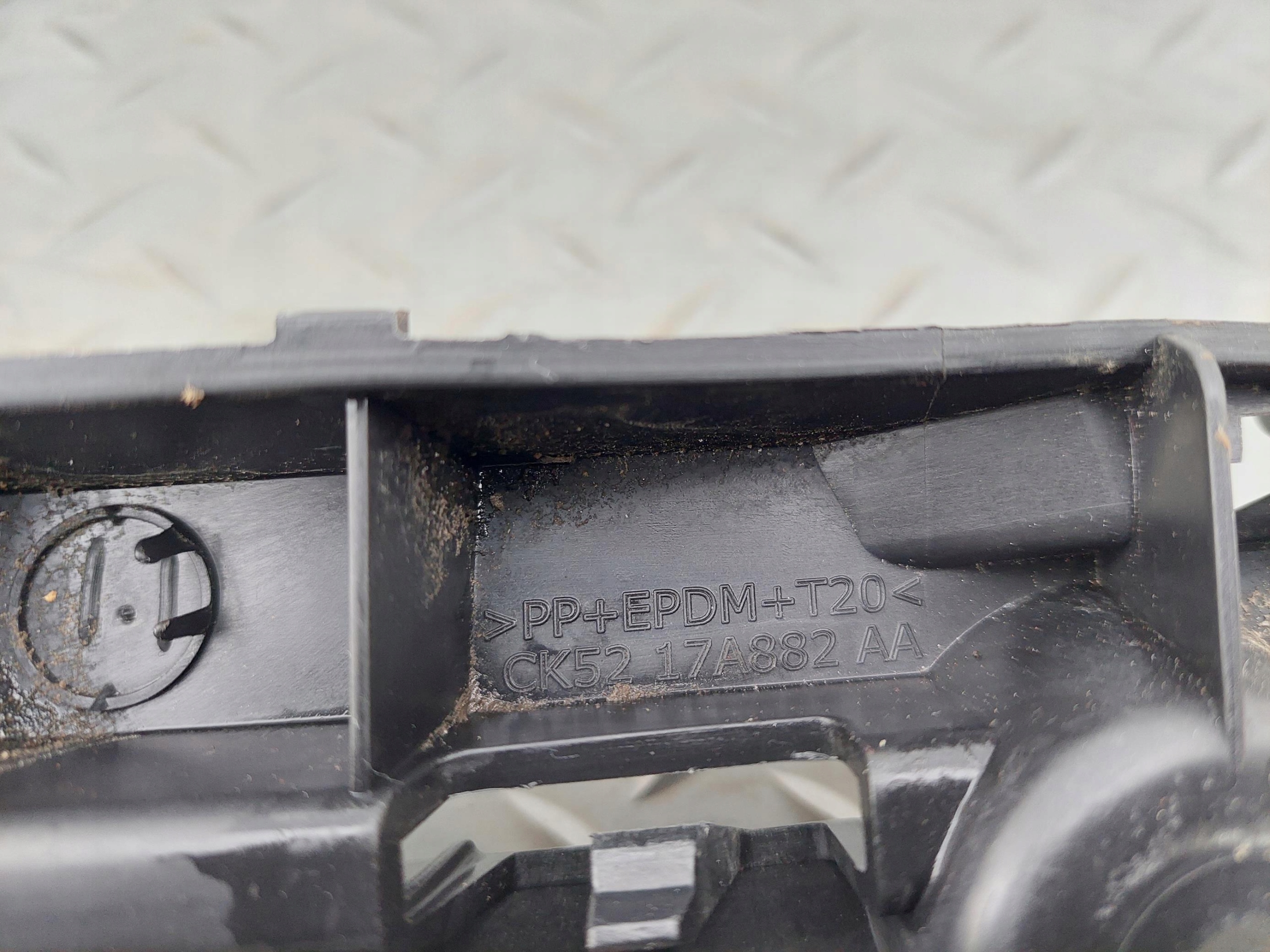 bumper bracket rear part rear left CK52-17A882-AA RANGE ROVER VOGUE L405