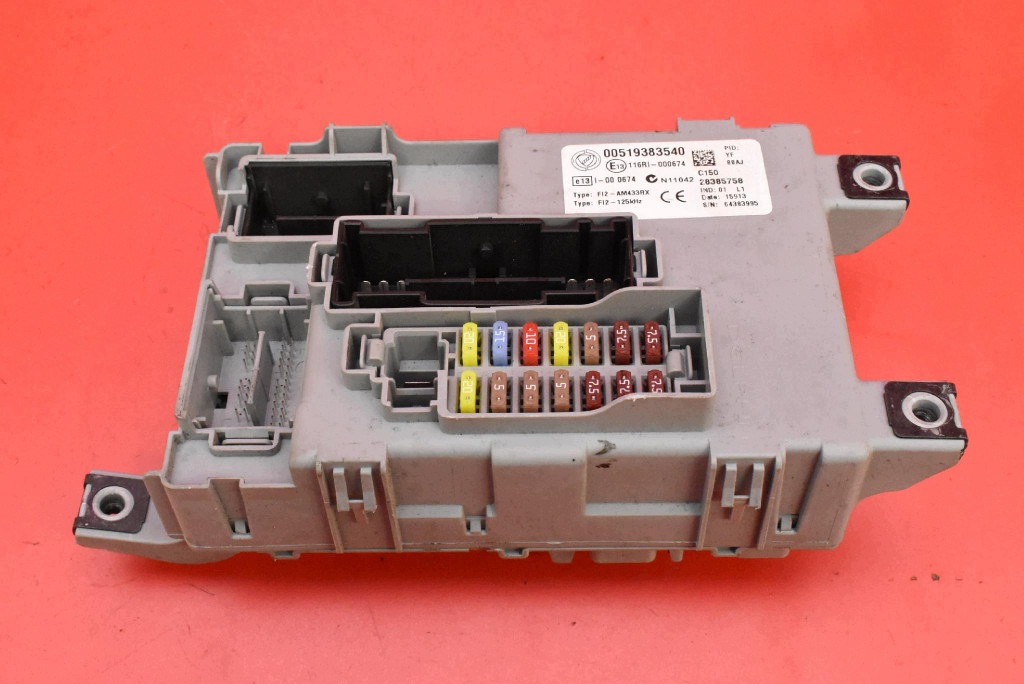 Module fusibles 00519383540 OPEL COMBO D 1.4 16V 95 KM 11-20