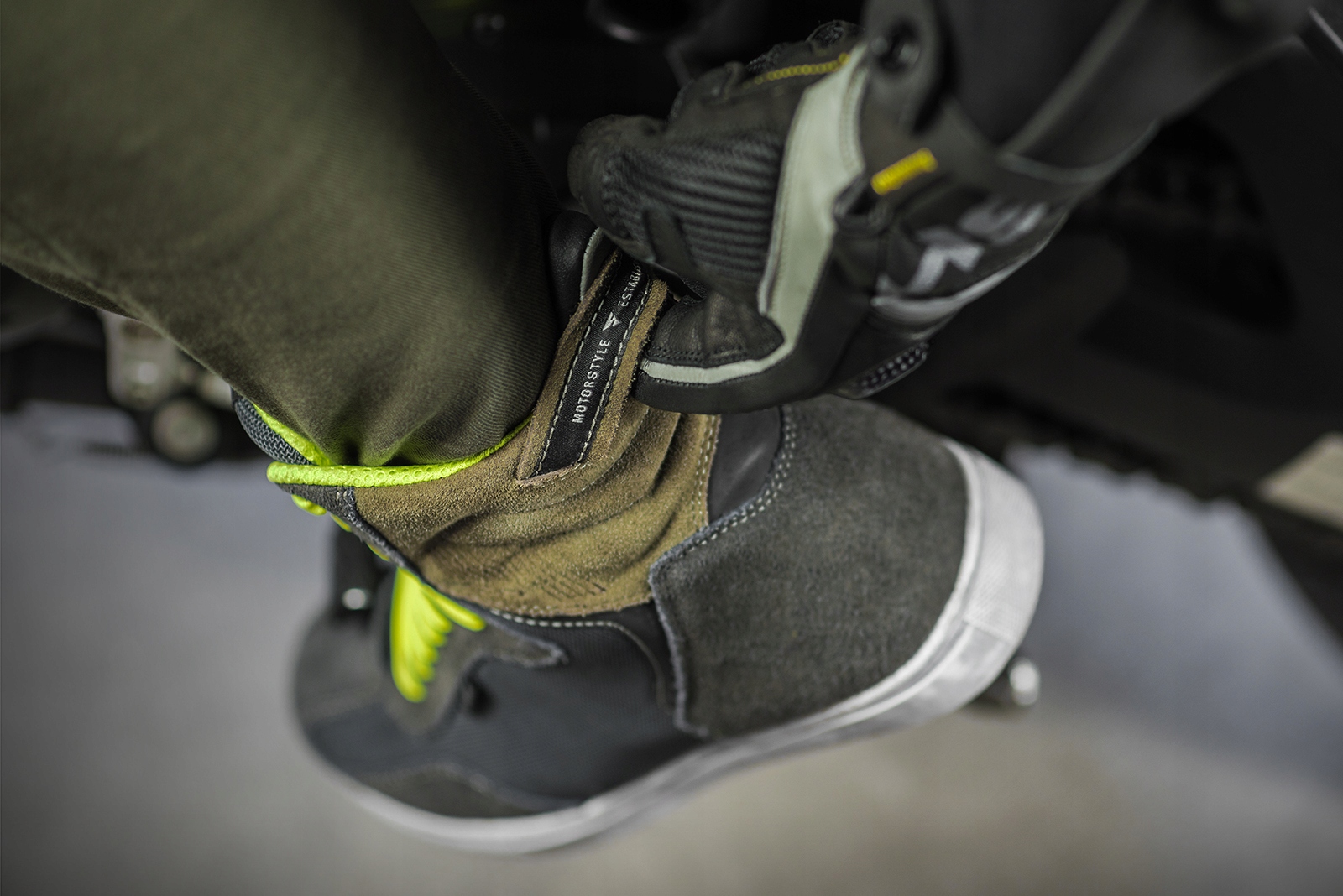 BUTY MOTOCYKLOWE TRAMPKI SHIMA REBEL VENTED GRATIS Rodzaj Męskie