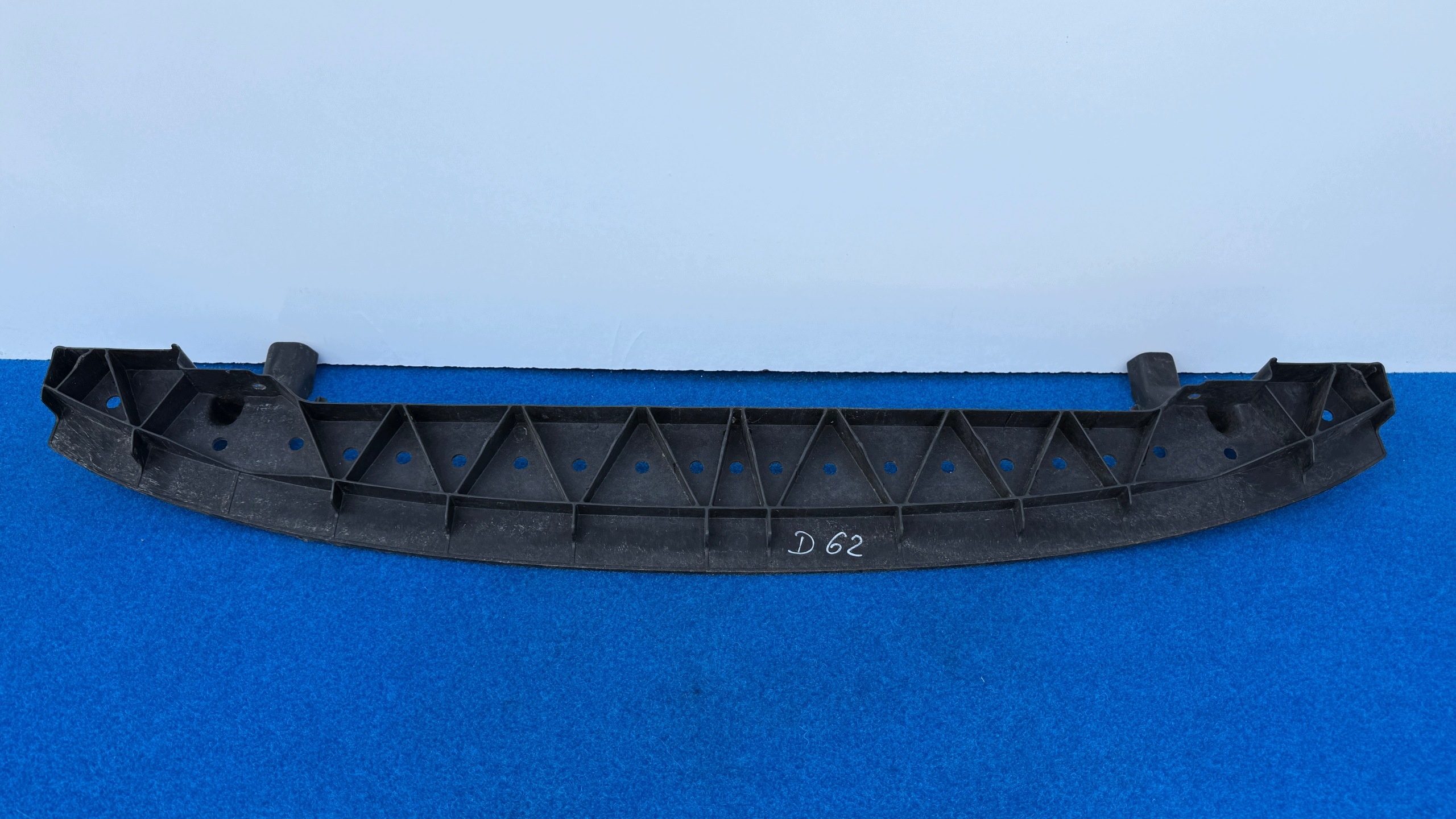 VW GOLF 5 V plus 5M lower bumper support front pillar KP7/7RR