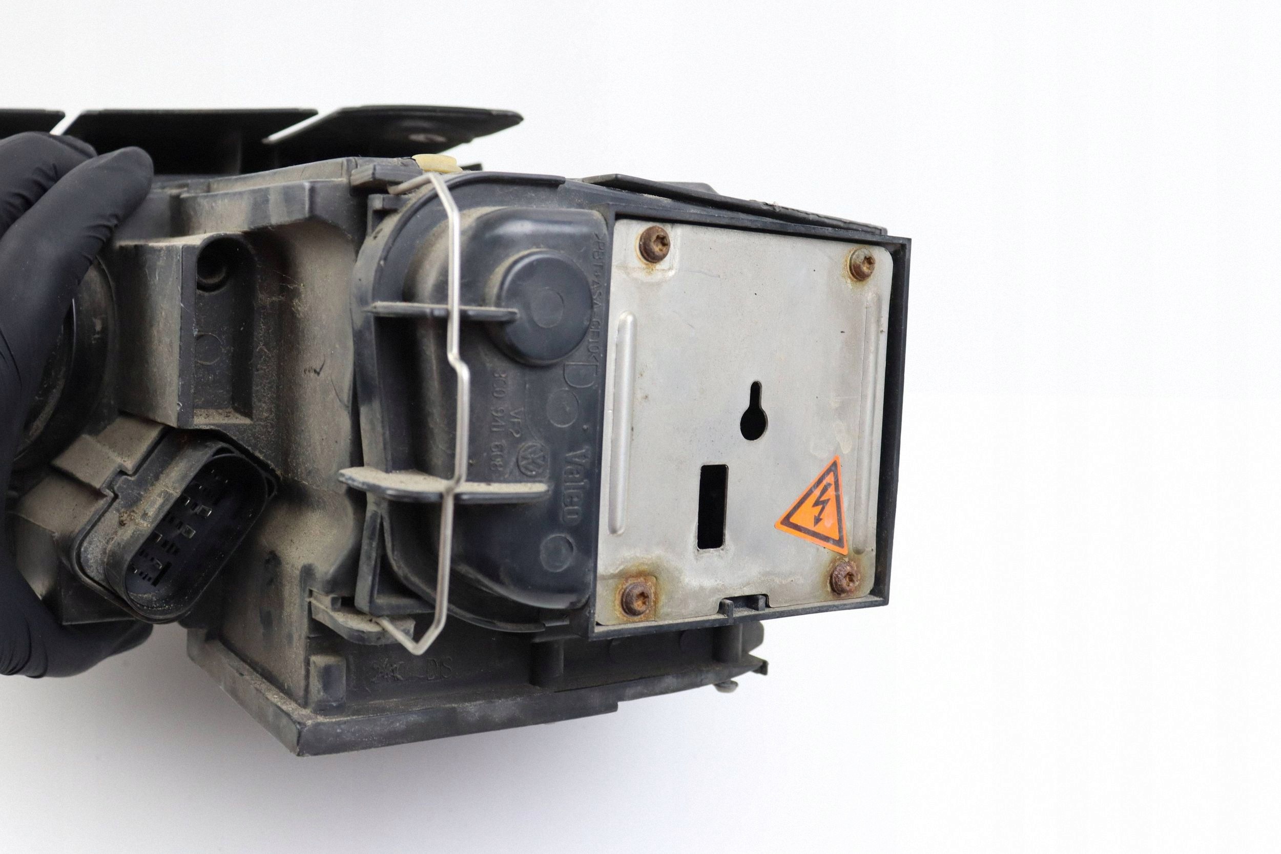 VW PASSAT B6 light front right front BI-XENON SKRETNA EUROPA 3C0941752D
