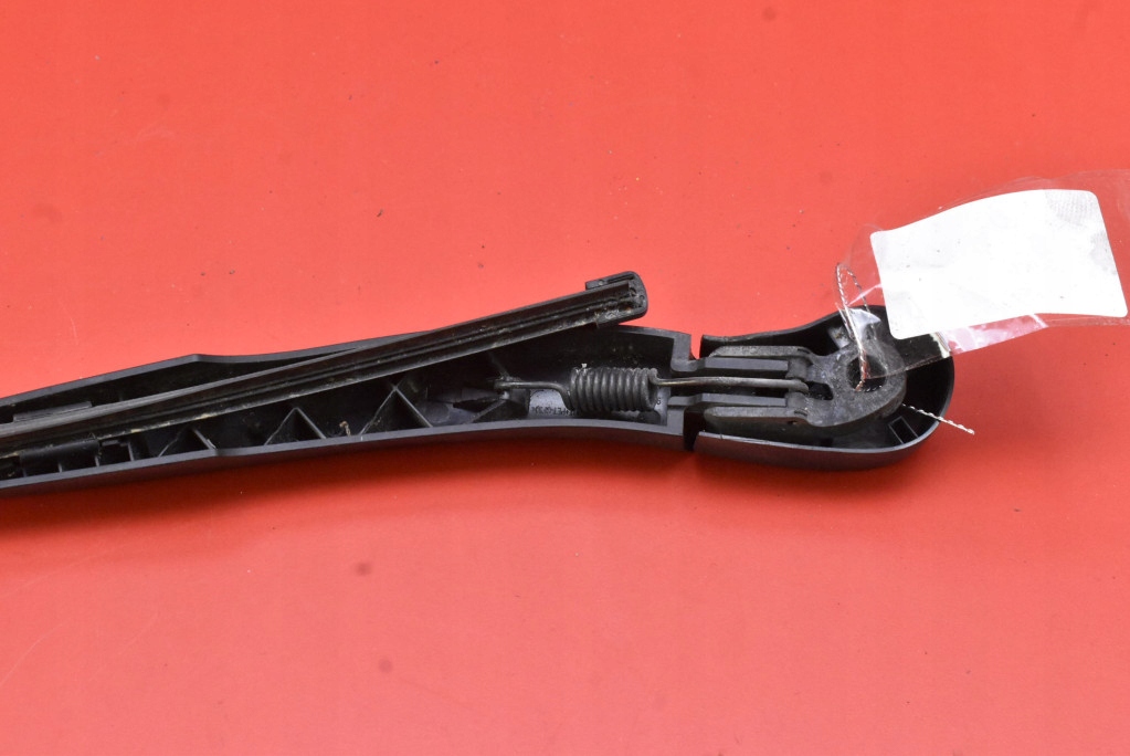 WISCHERARM HECK BMW F31 11-16