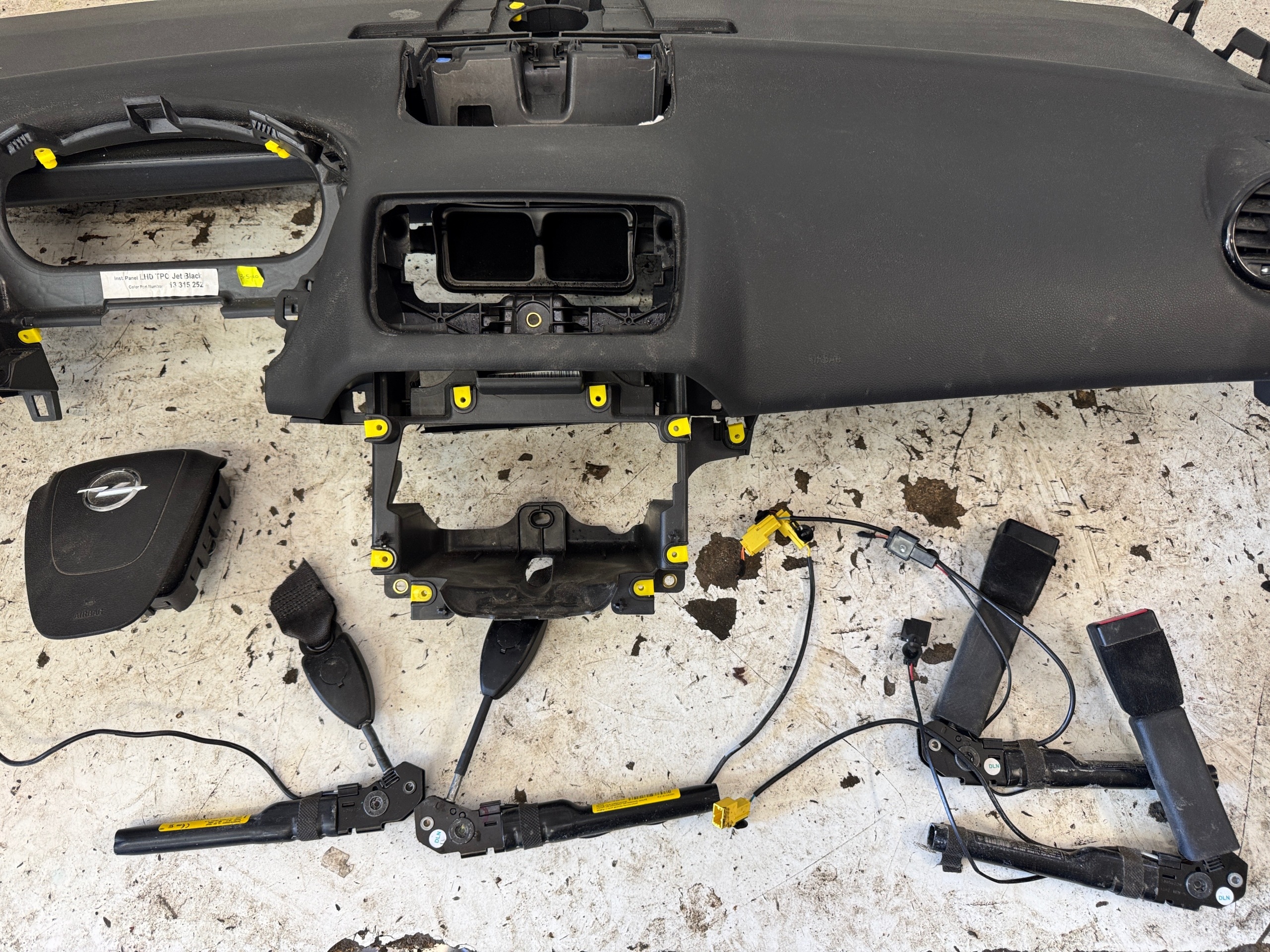 OPEL MERIVA B dashboard console airbags tension belts original running board