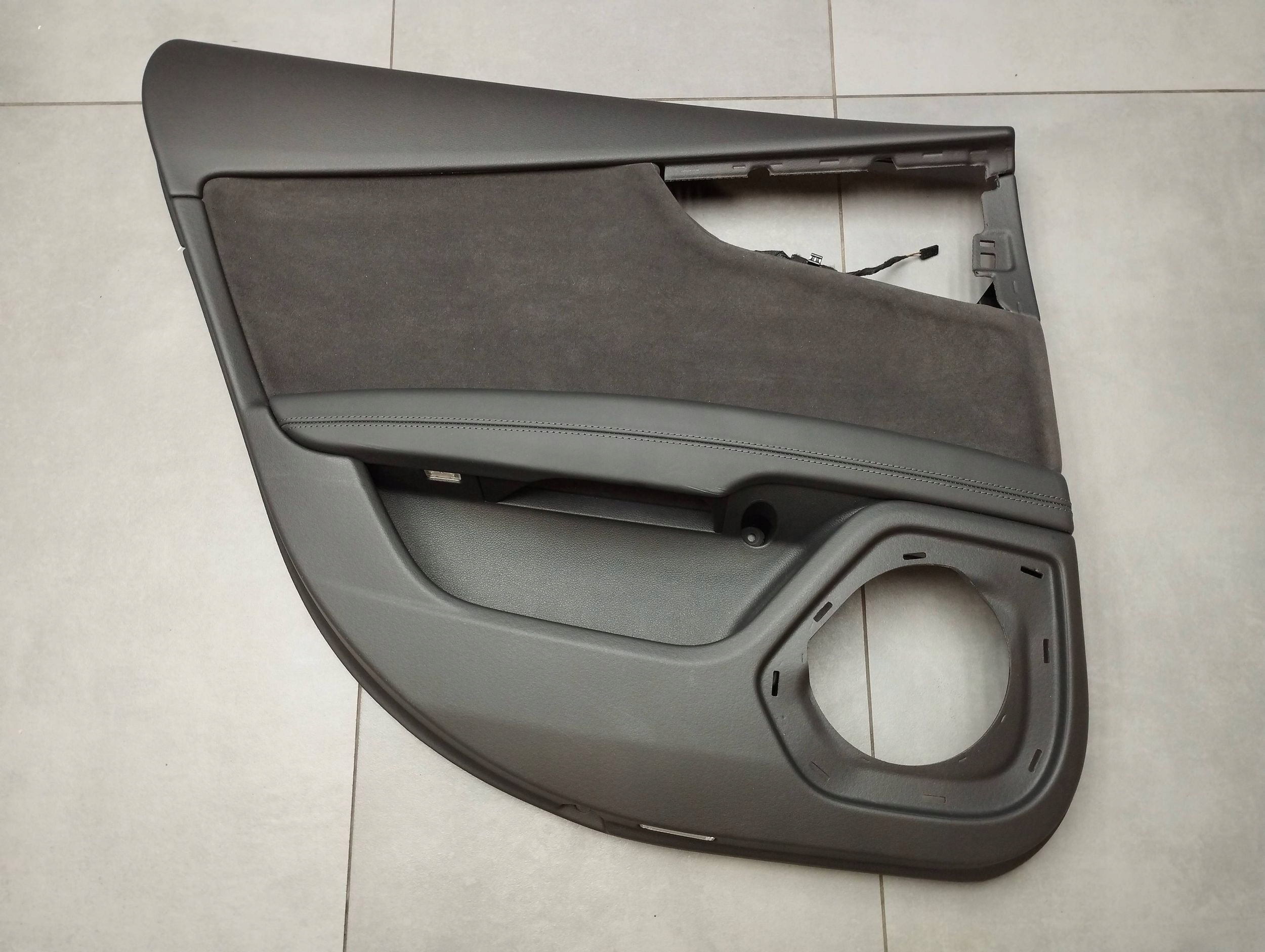 Audi A7 4G 2016 side upholstery door left rear part 4G8867305