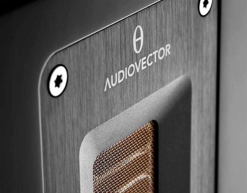 KOLUMNY PODŁOGOWE AUDIOVECTOR QR5 CIEMNY ORZECH Model QR5