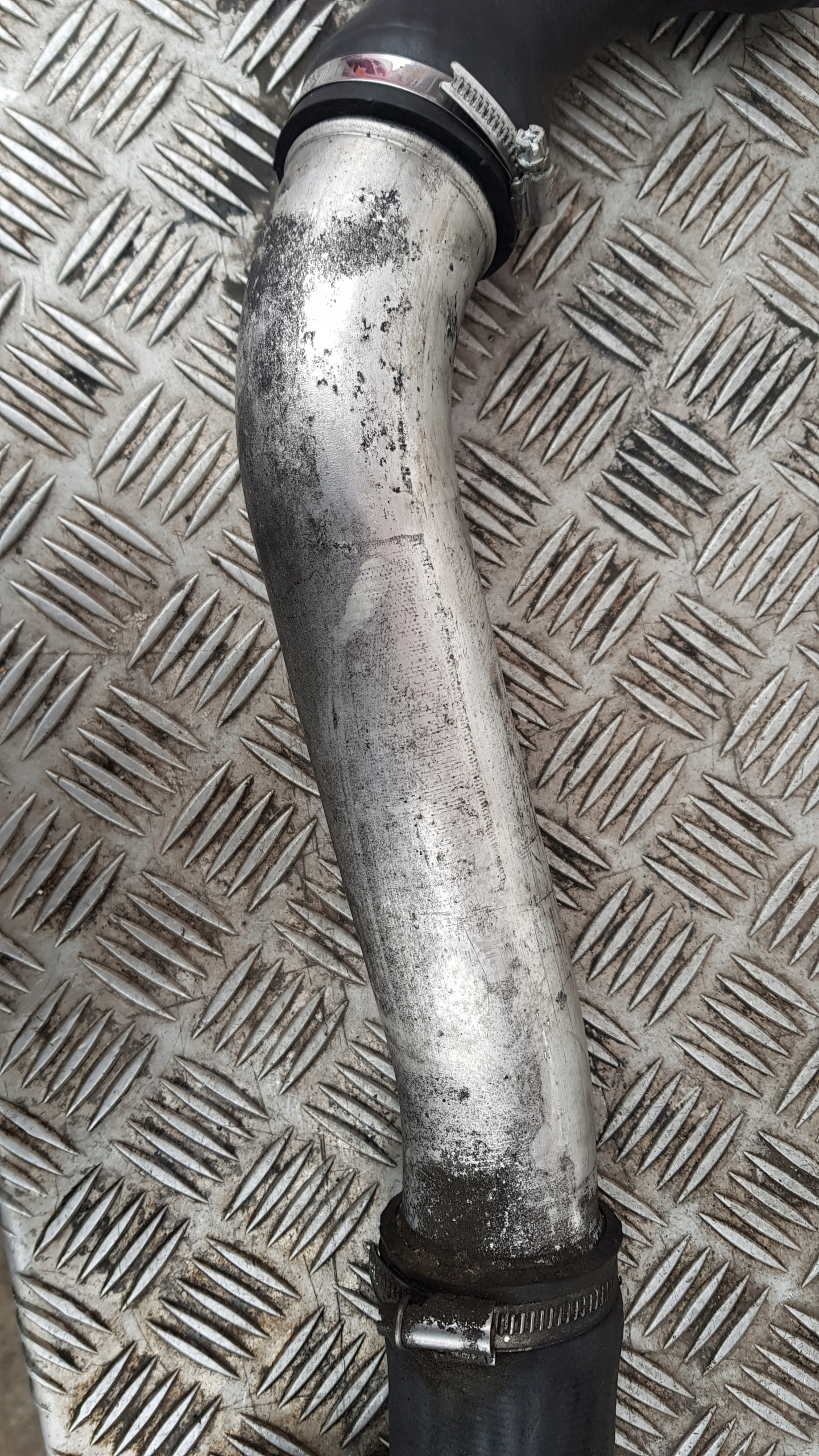 BMW E39 2.5 TDS Schlauch intercooler luft