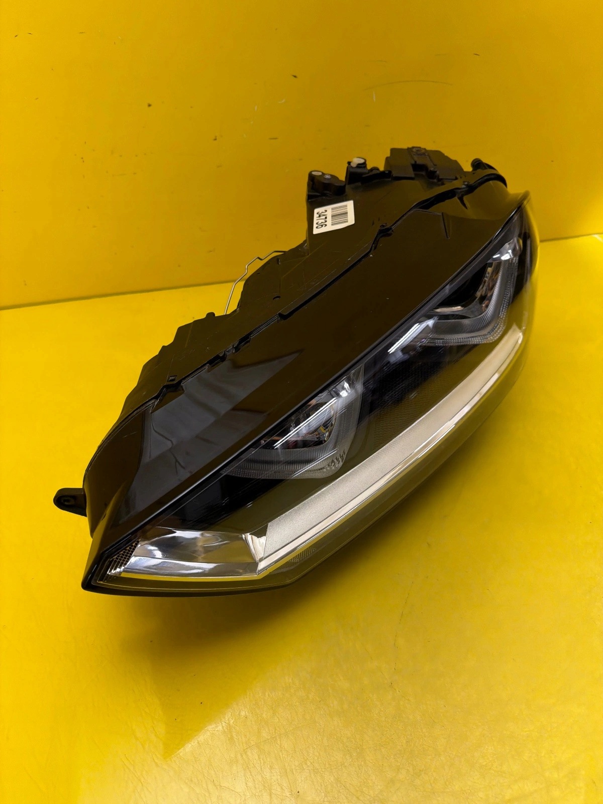 light left VW Golf Sportsvan Xenon 517941751B