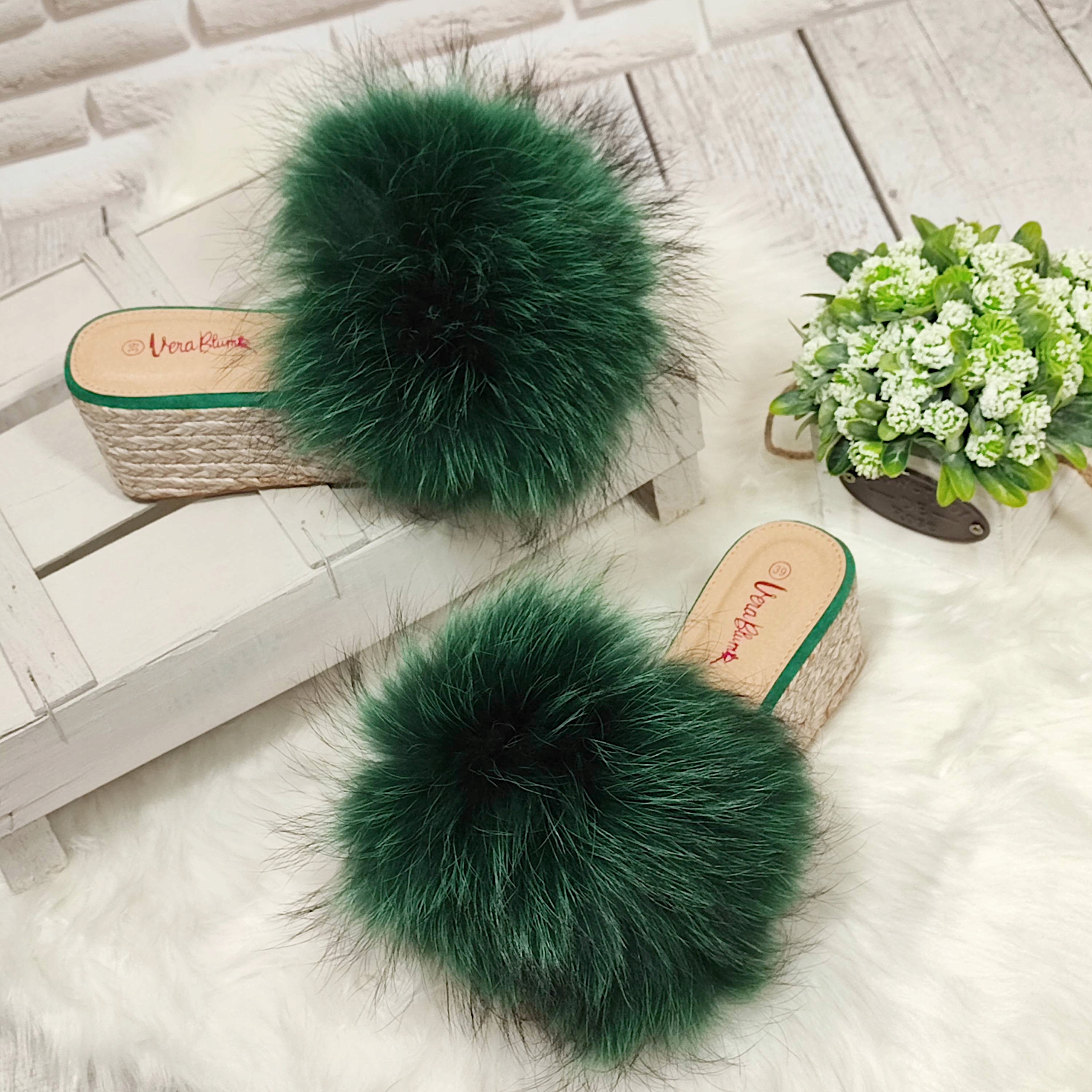 KLAPKI DAMSKIE NA KOTURNIE Z DŁUGIM FUTREM - r 40 Marka inna