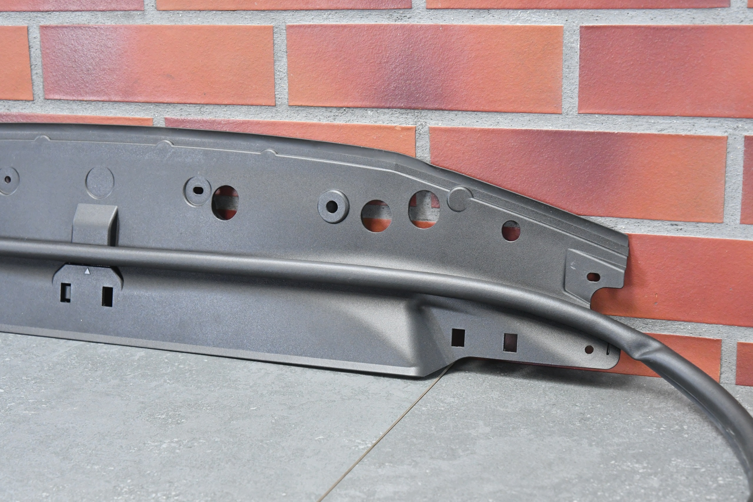 front panel cover upper plastic gasket pillar BMW 4 G22 G23 G26 7486827