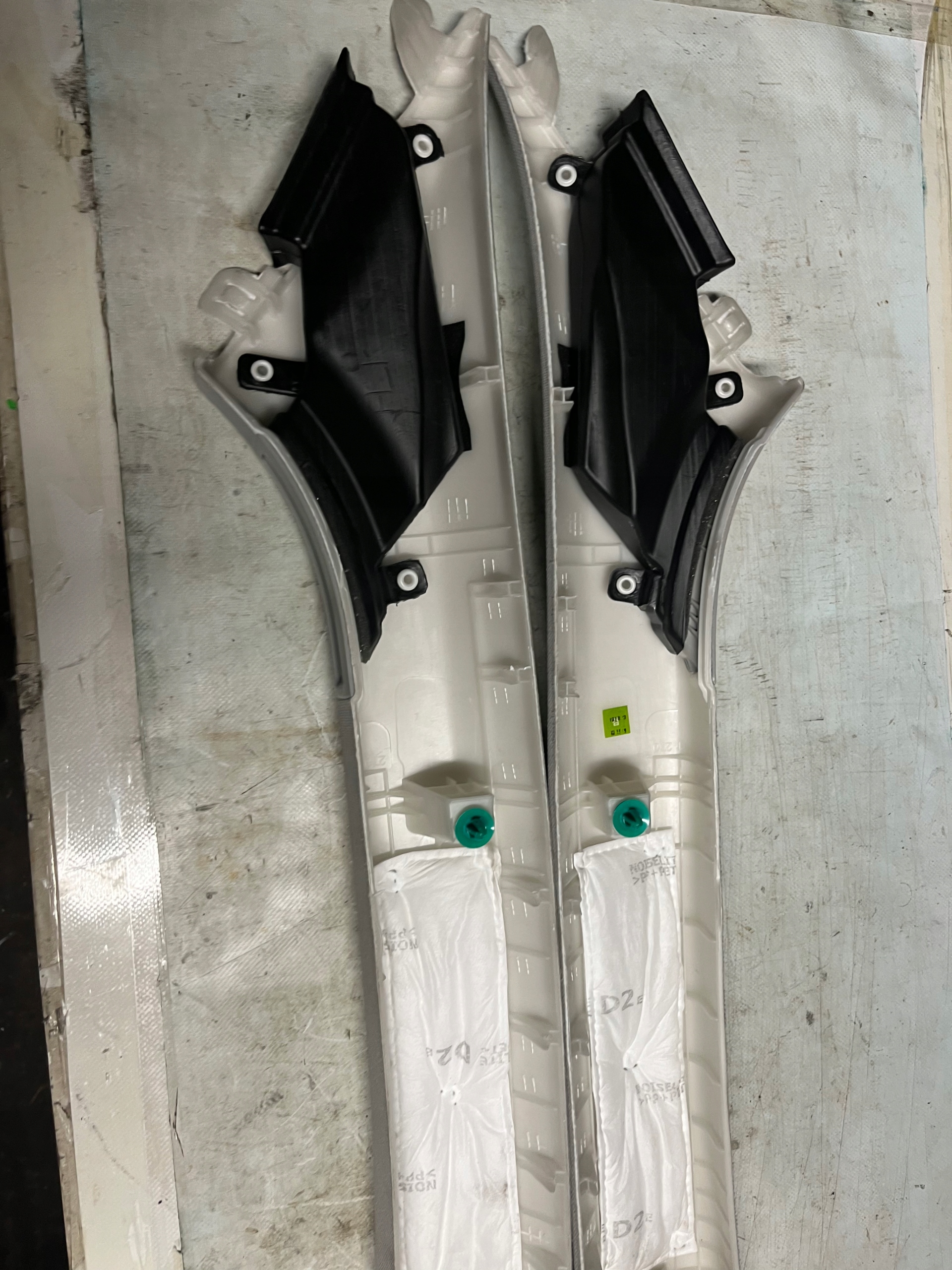 OSŁONY SŁupków Kia Sorento Iii 3 Lewa Producent części Kia OE