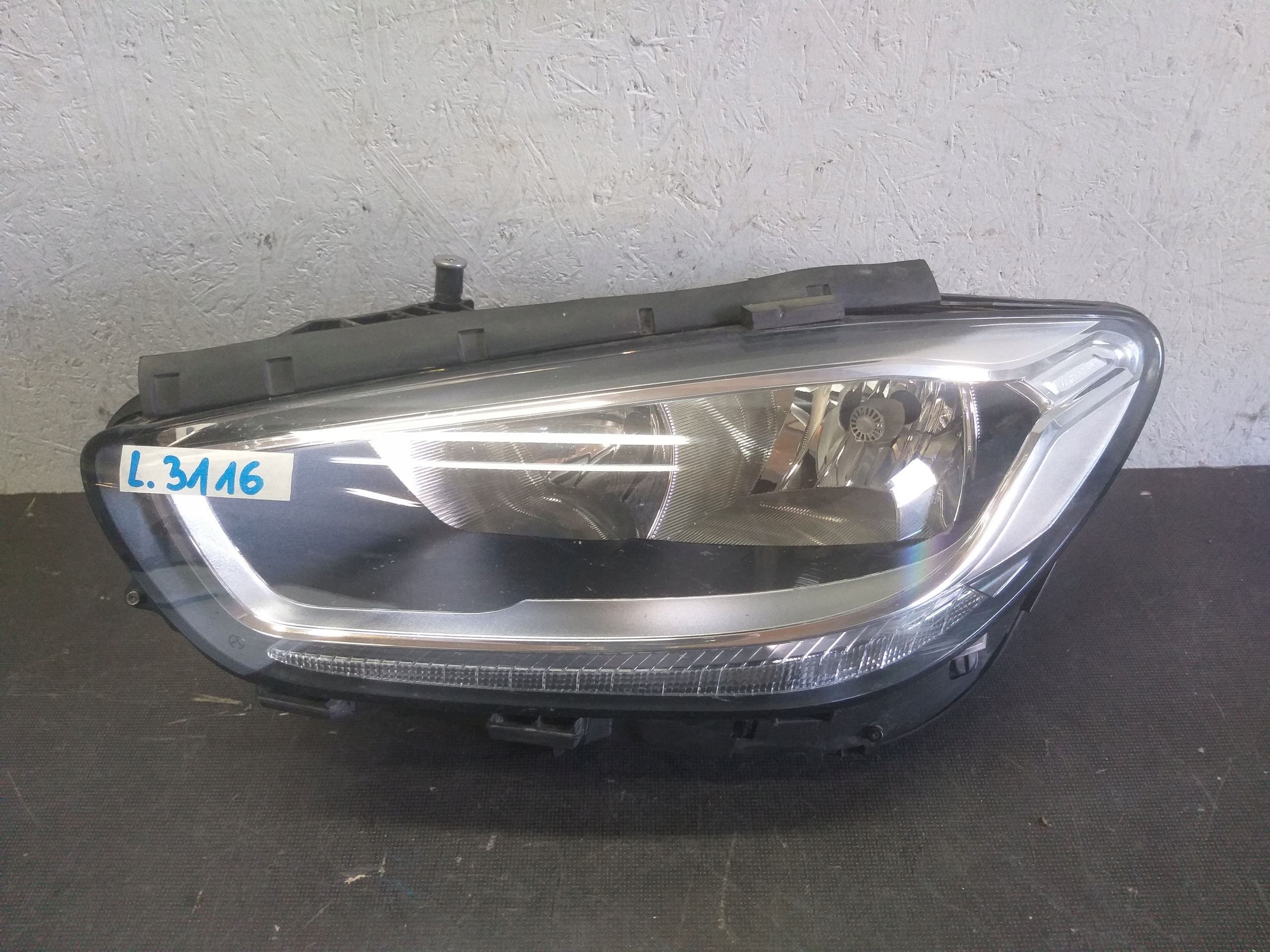 LIGHT FRONT LEFT MERCEDES B KLASA A2479067500 W247