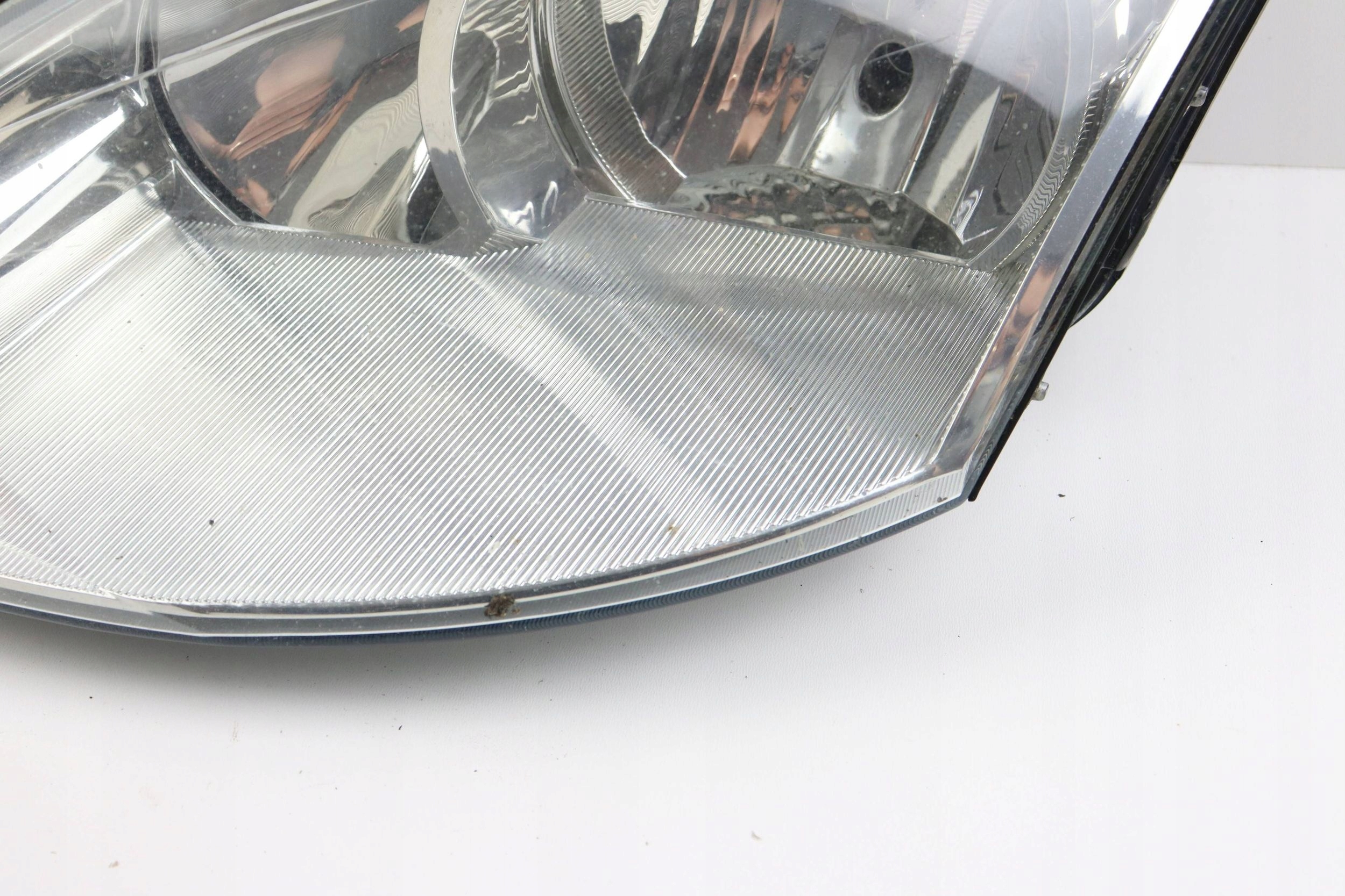 FORD FOCUS MK1 and light front left front 2M51-13W030-BF EUROPA