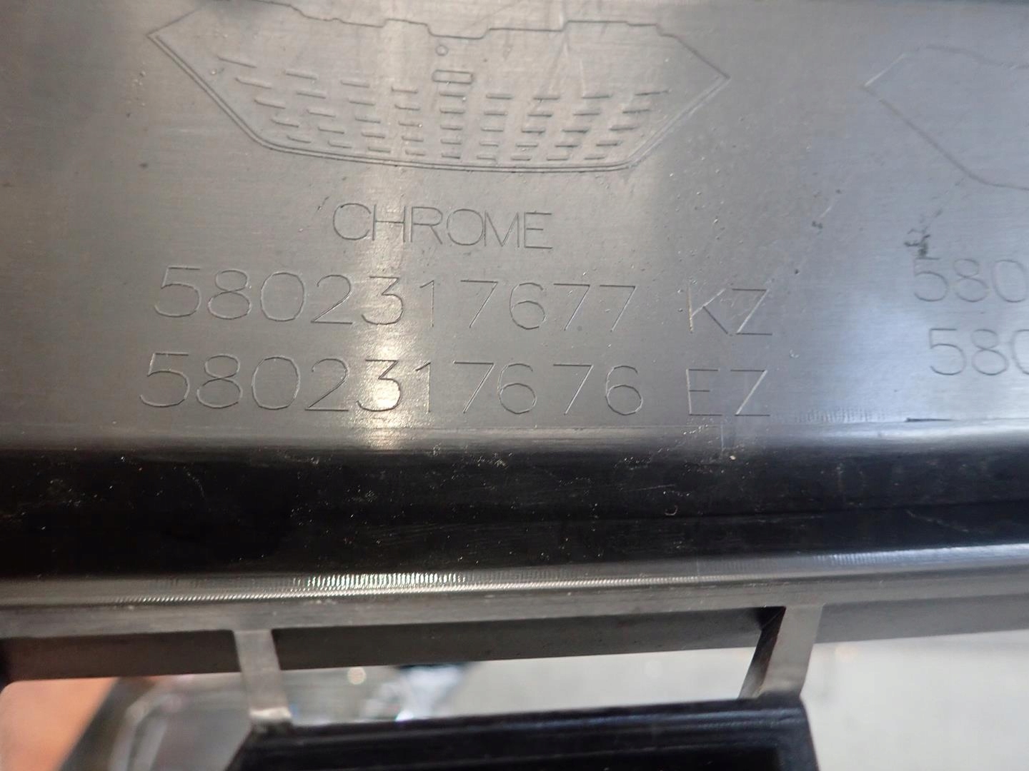 Grill IVECO DAILY LIFT 2019- 5802317677