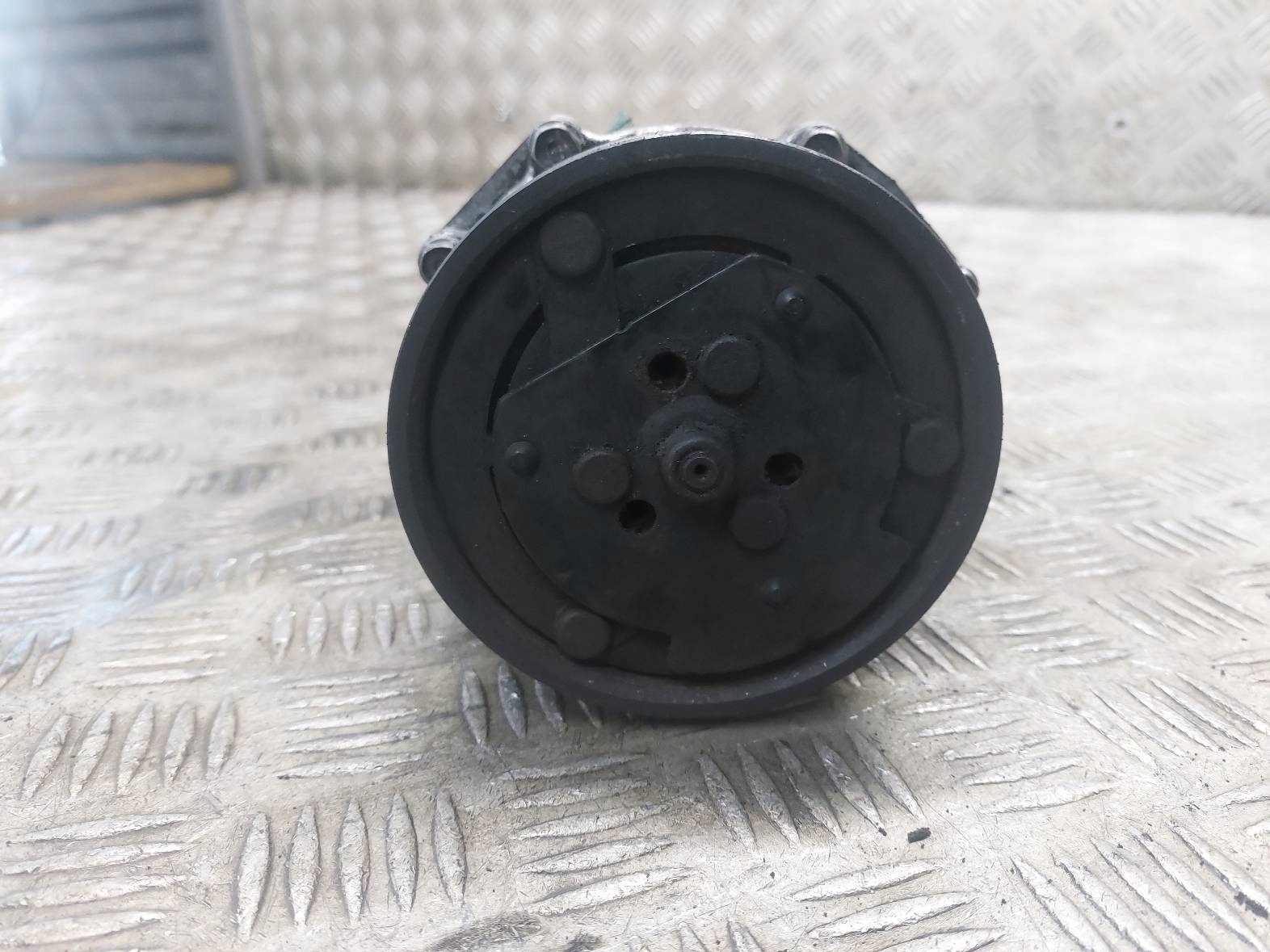 compressor compressor; of the air conditioning VOLKSWAGEN GOLF III 1.9 TDI